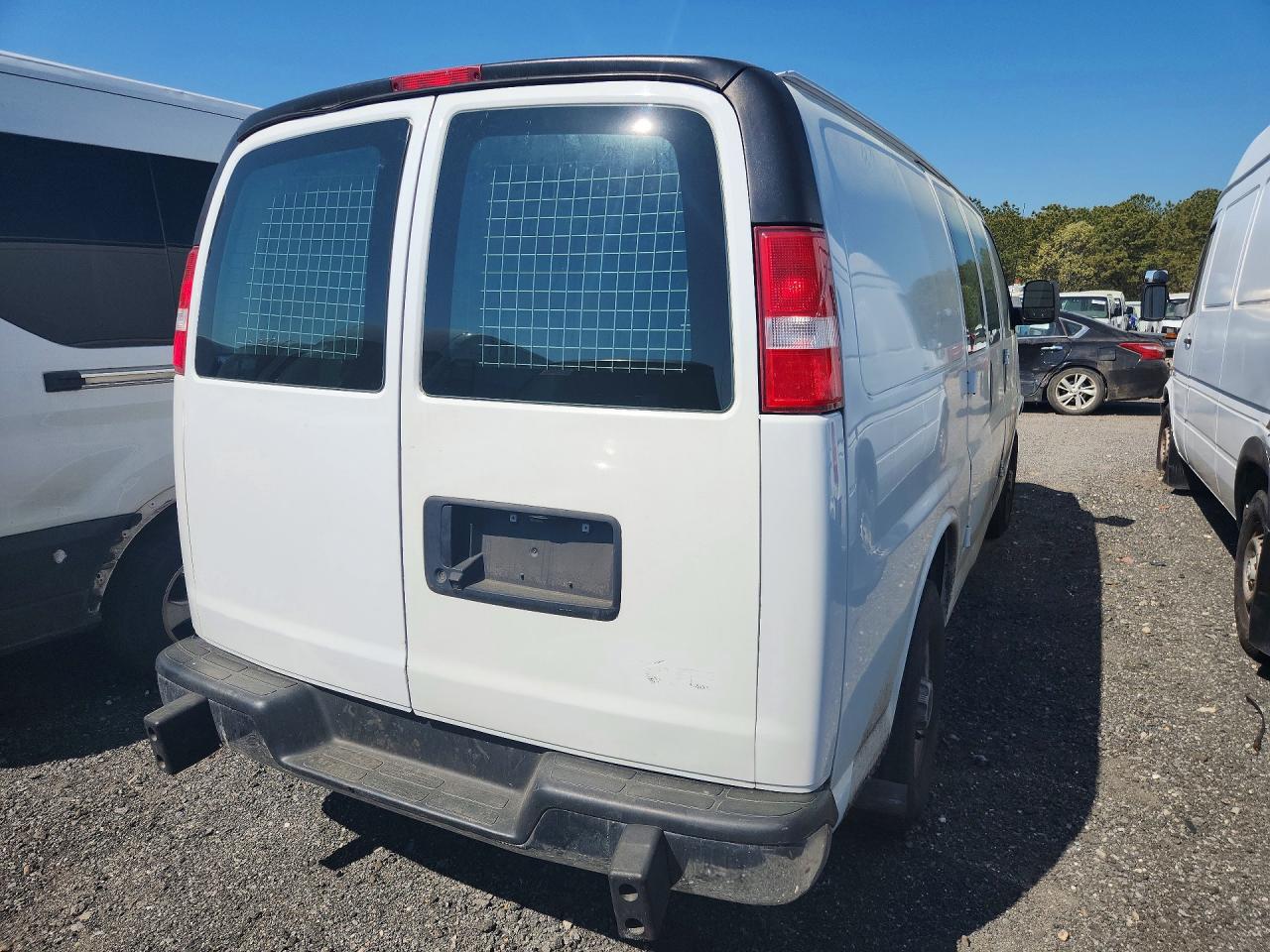 2021 GMC SAVANA G2500 — снимка 3