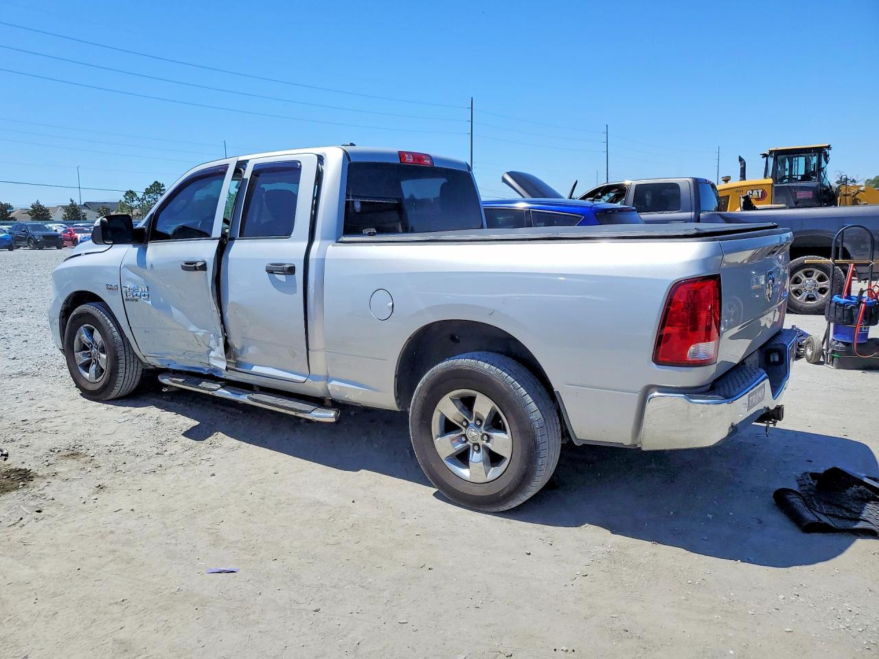 2019 RAM 1500 CLASSIC TRADESMAN — снимка 2
