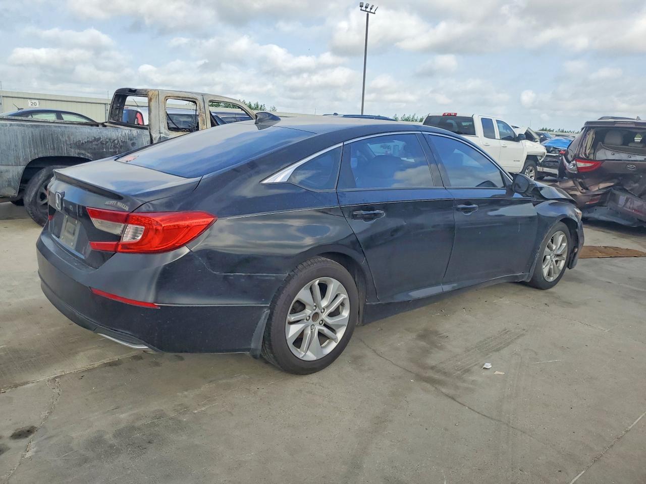 2018 HONDA ACCORD LX — снимка 3
