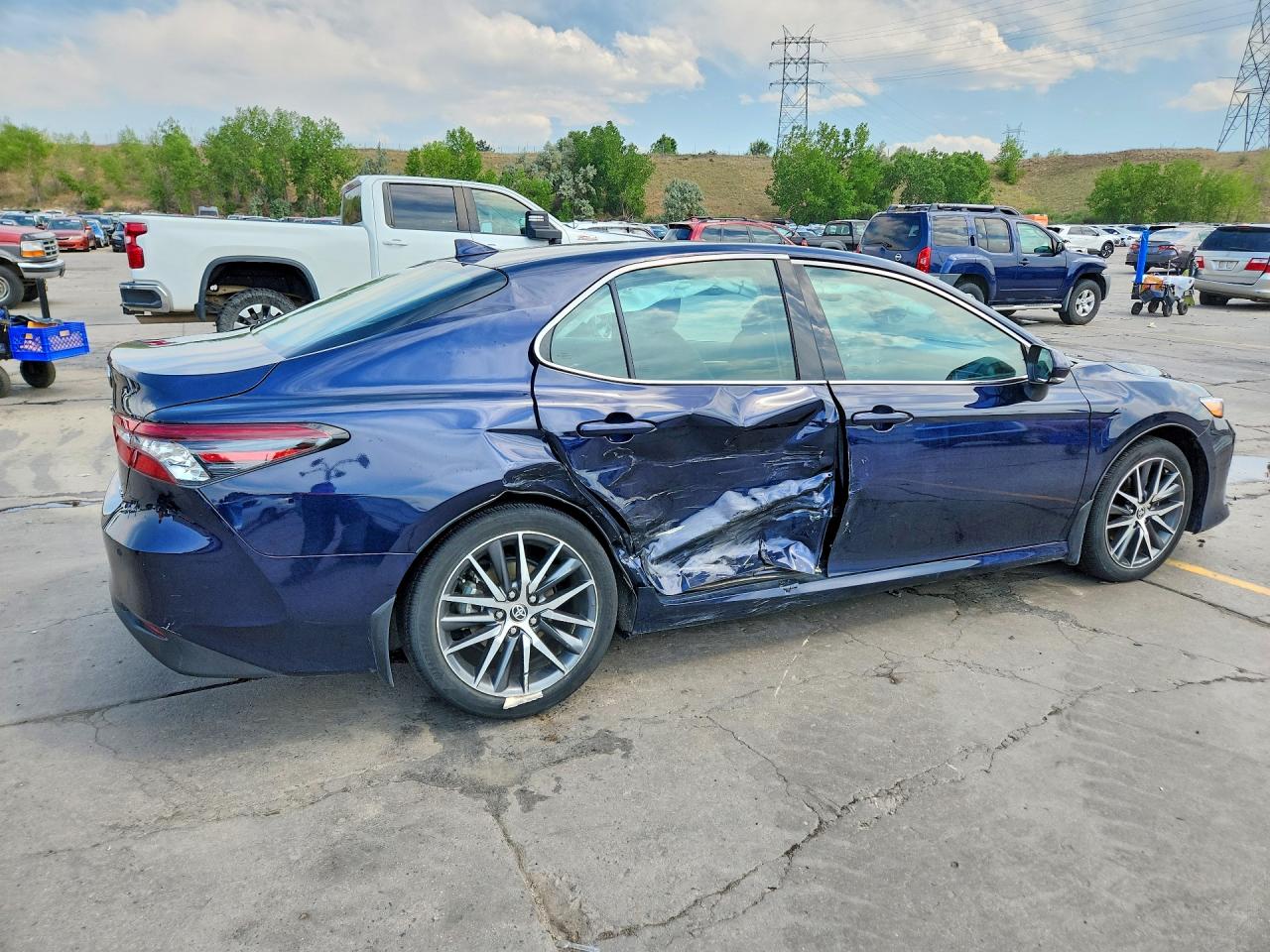 2022 TOYOTA CAMRY XLE — снимка 3