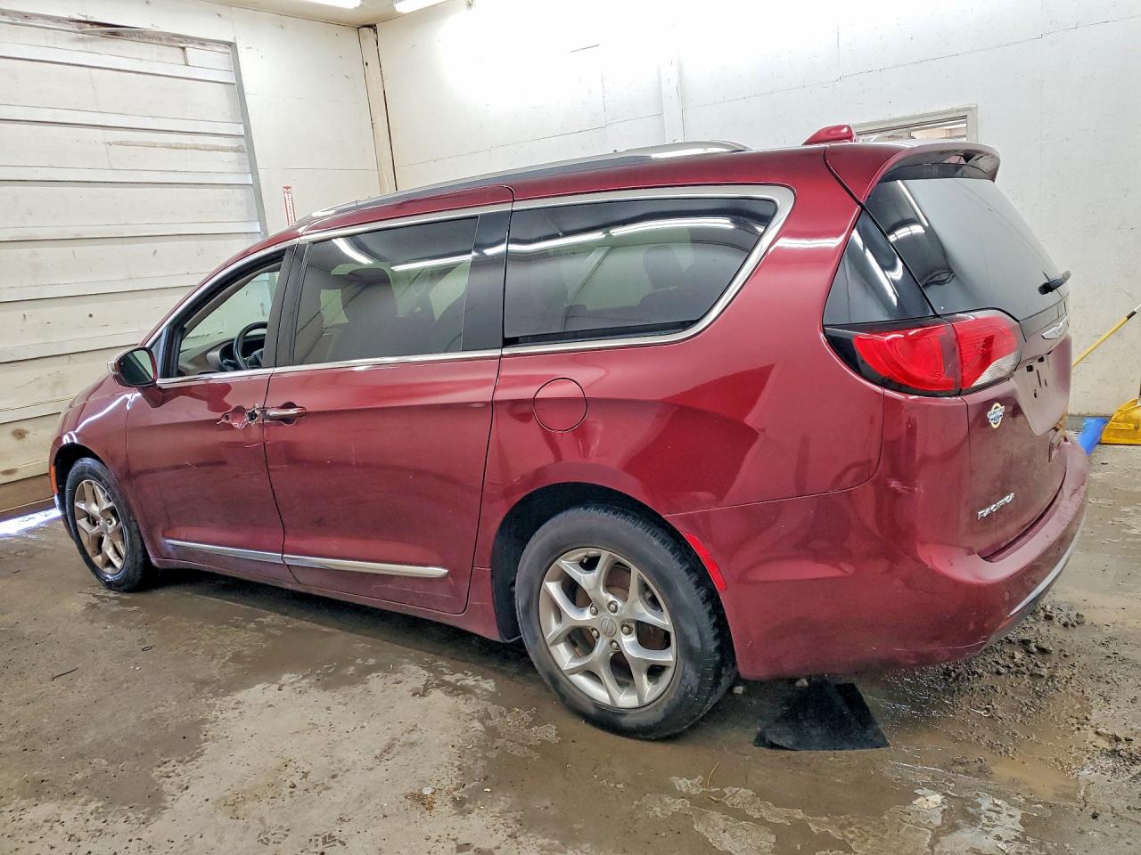 2018 CHRYSLER PACIFICA LIMITED — снимка 2