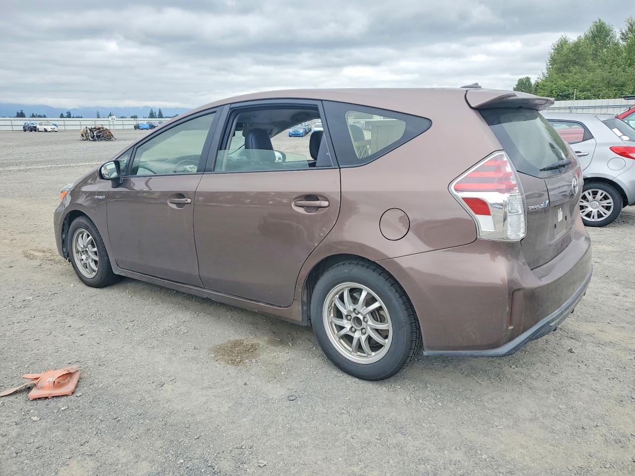 2017 TOYOTA PRIUS V FOUR — снимка 2