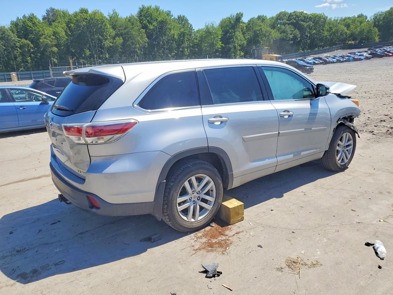 2015 TOYOTA HIGHLANDER LE — снимка 3