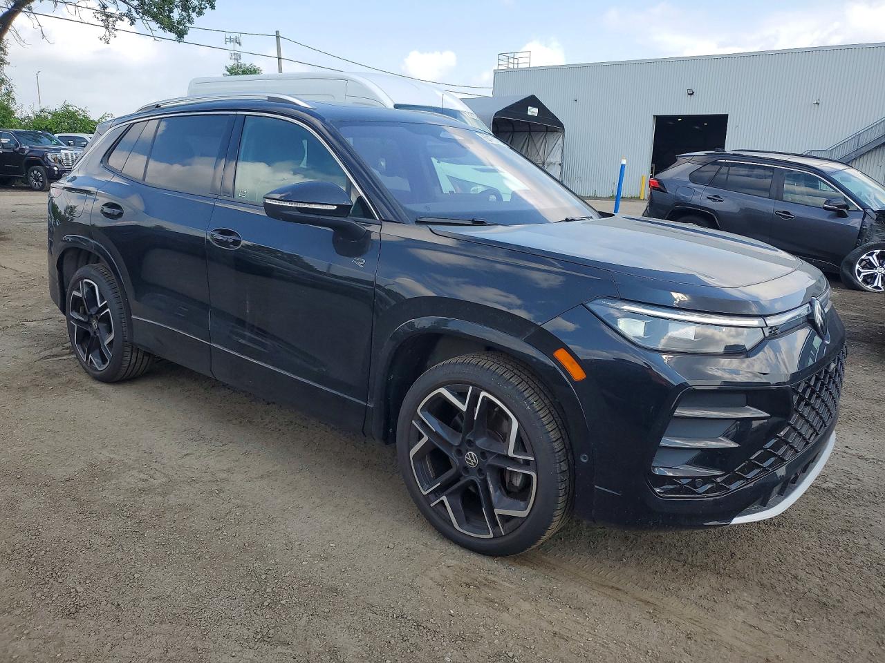 2025 VOLKSWAGEN TIGUAN SEL R-LINE BLACK — снимка 4