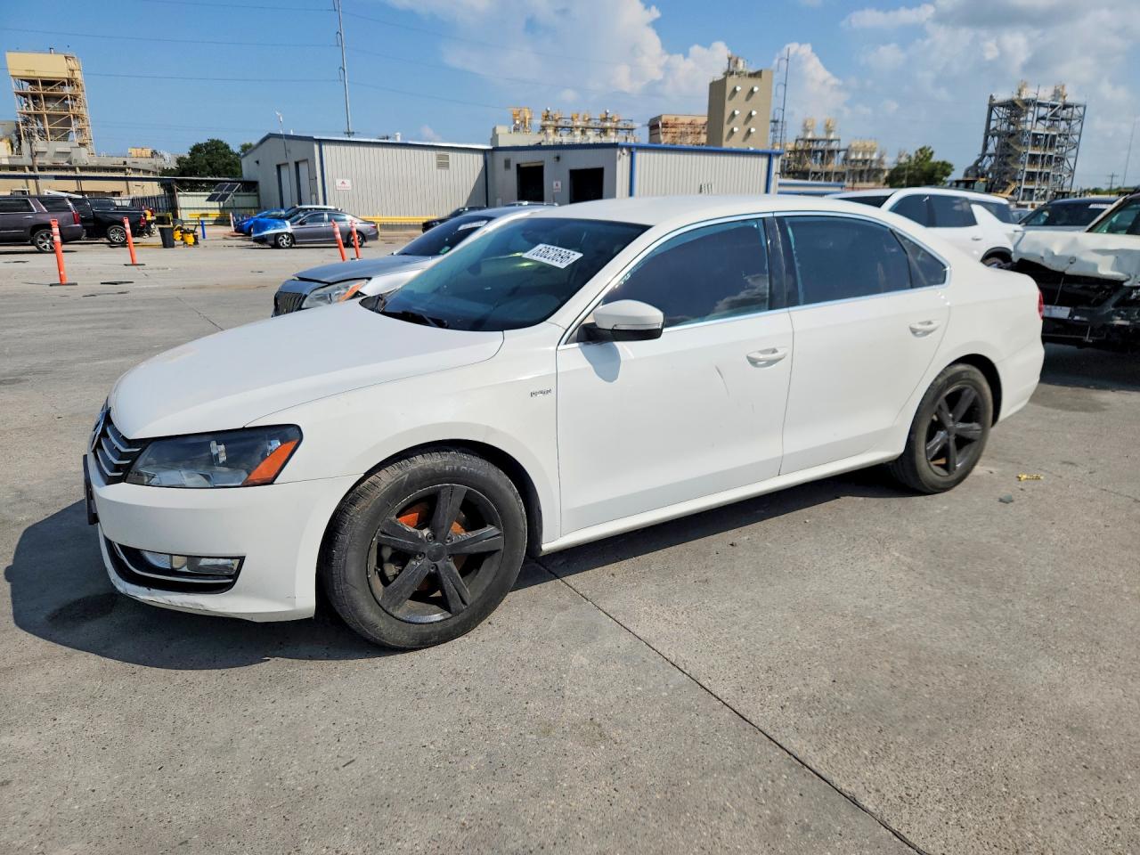 2015 VOLKSWAGEN PASSAT S