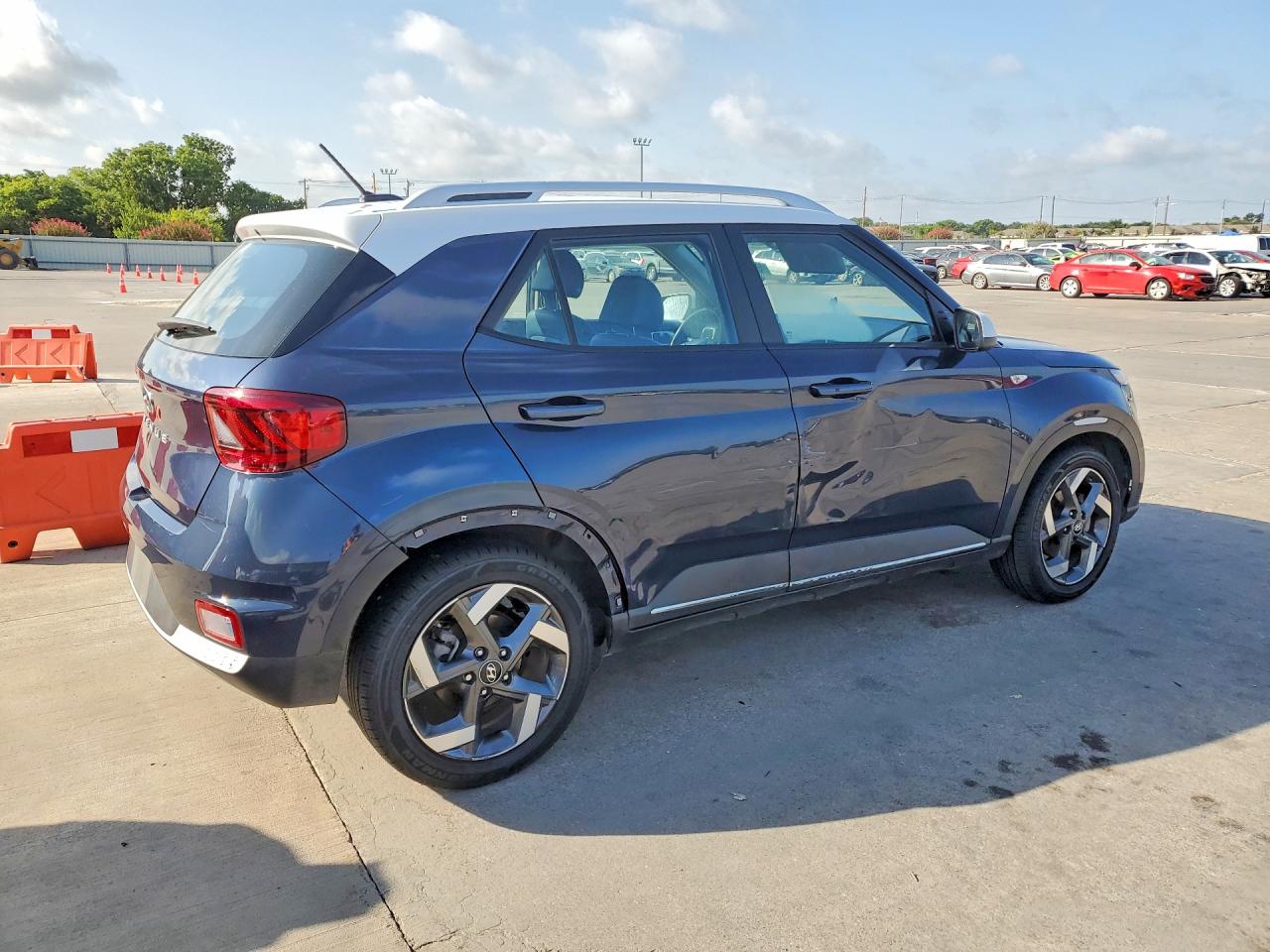 2023 HYUNDAI VENUE LIMITED — снимка 3