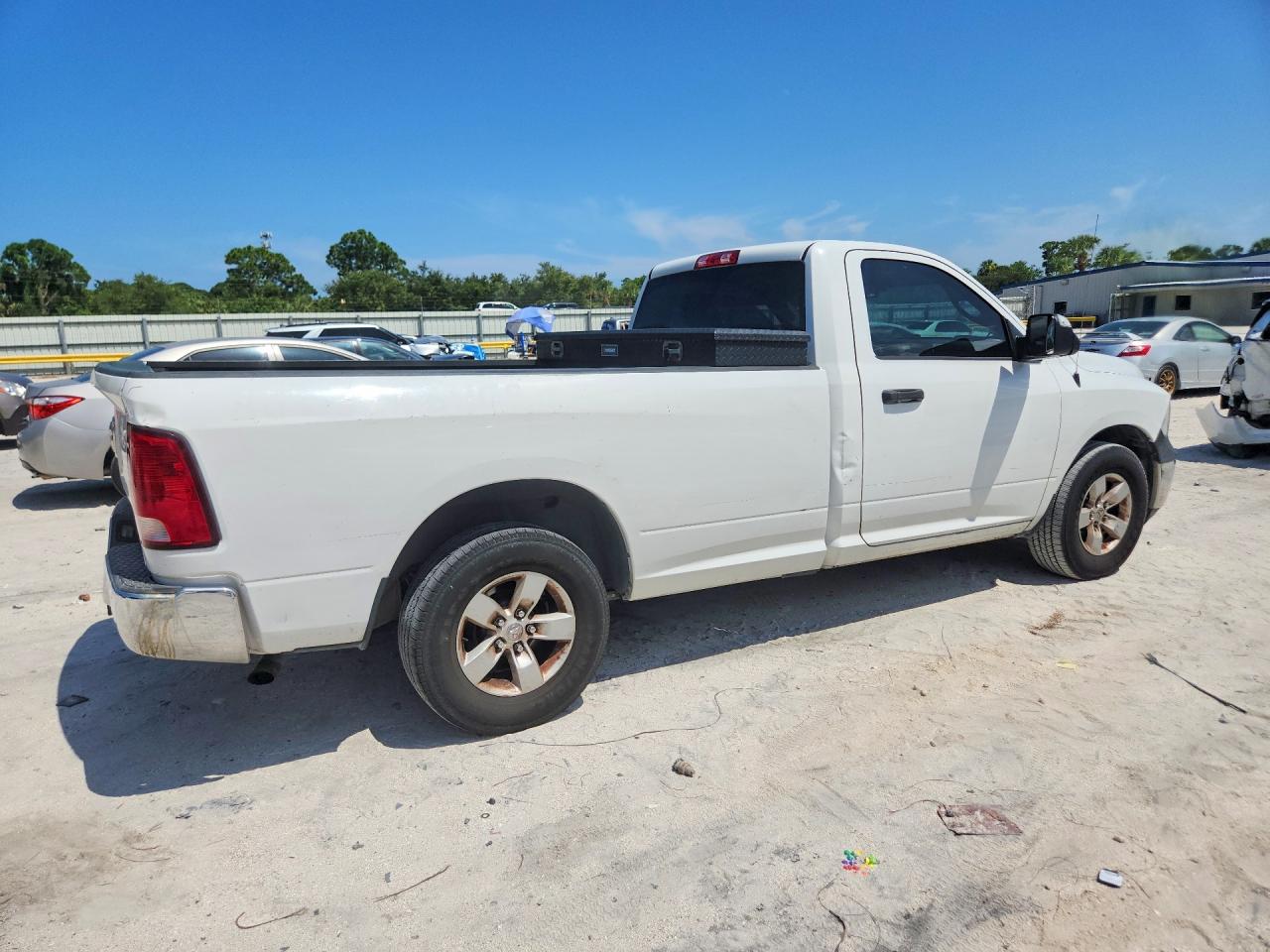 2016 RAM 1500 ST — снимка 3