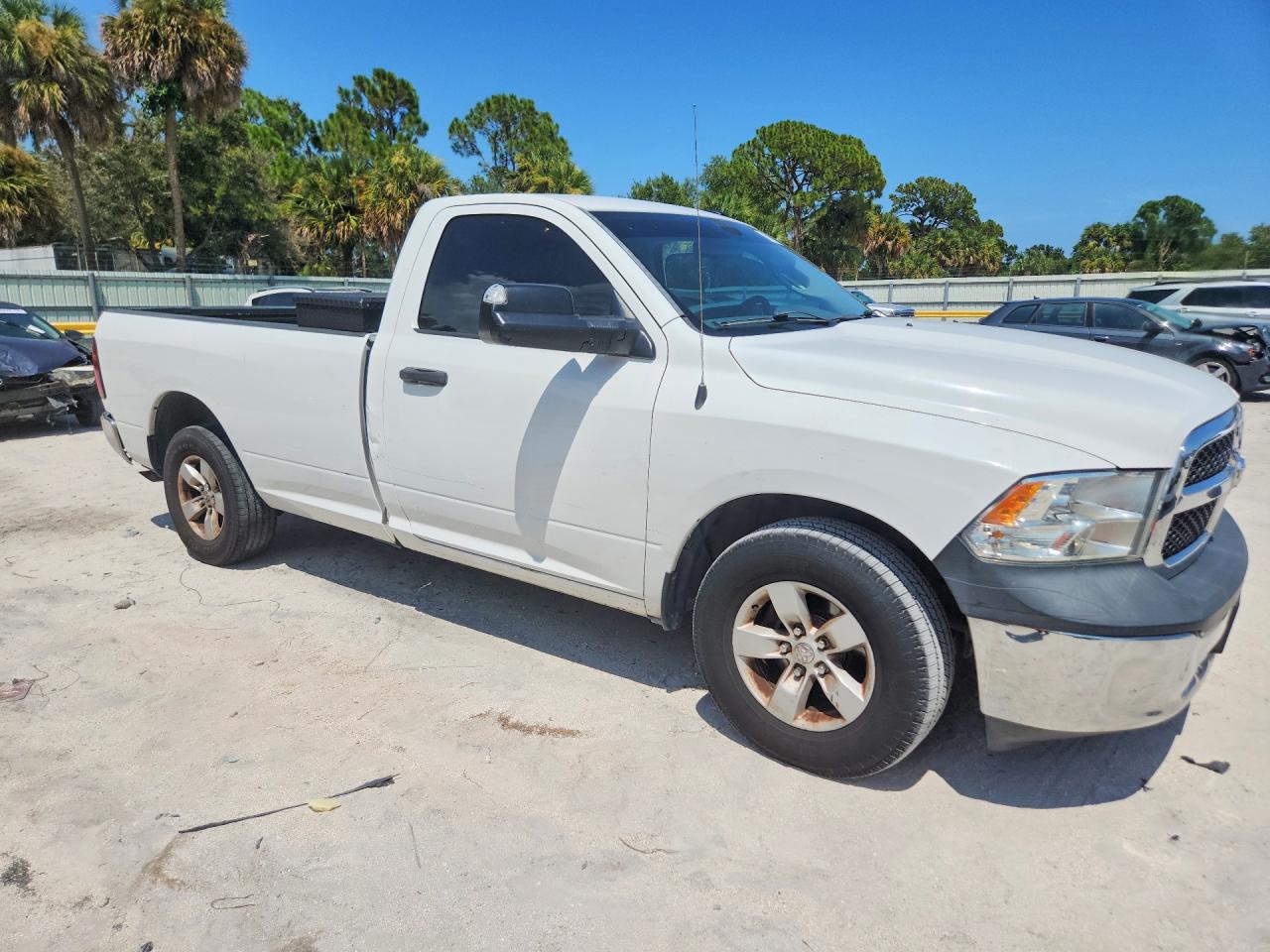 2016 RAM 1500 ST — снимка 4