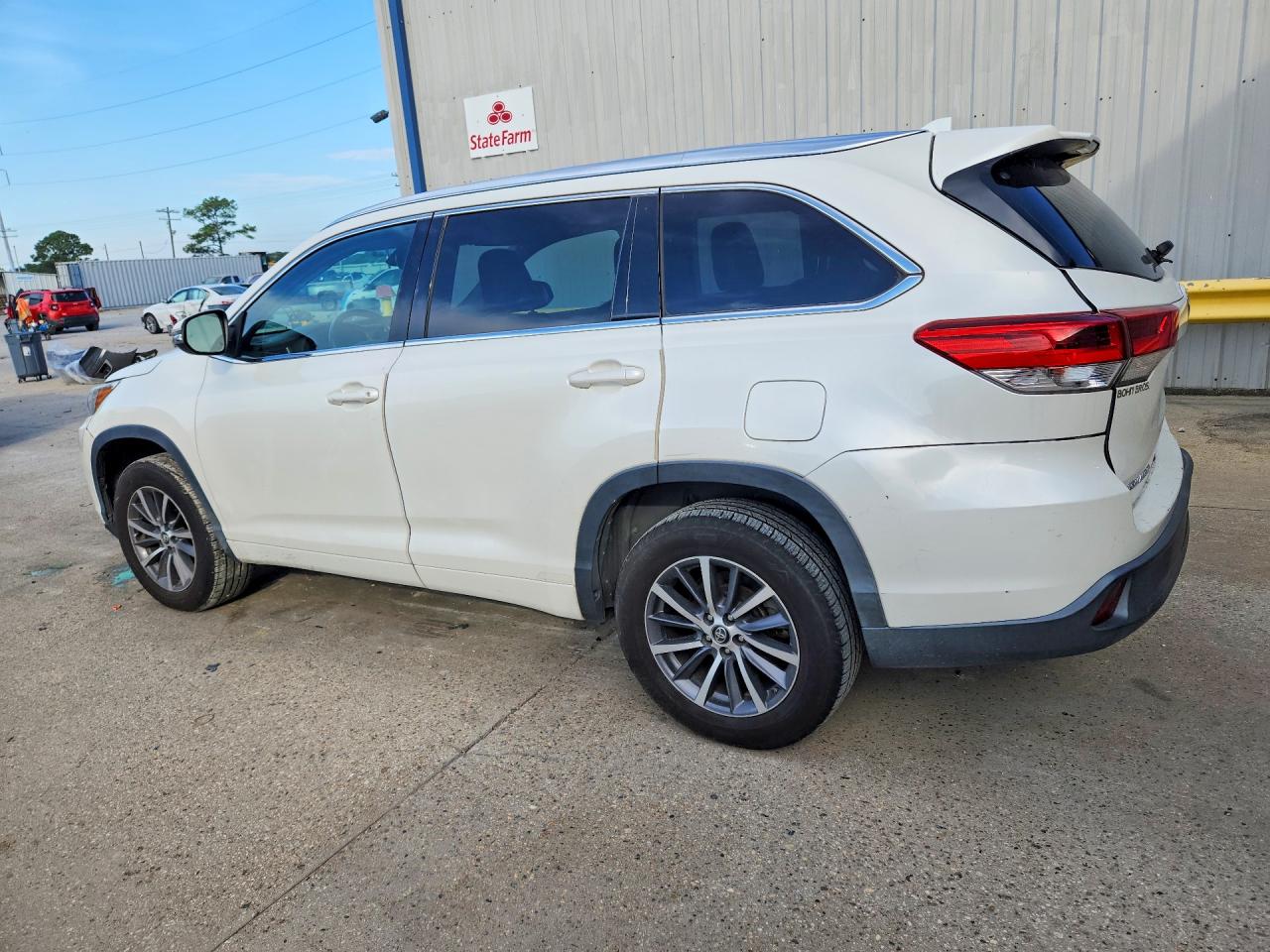 2018 TOYOTA HIGHLANDER XLE — снимка 2