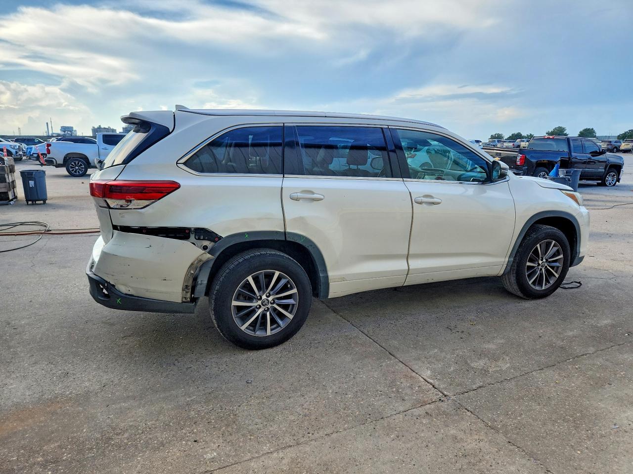 2018 TOYOTA HIGHLANDER XLE — снимка 3