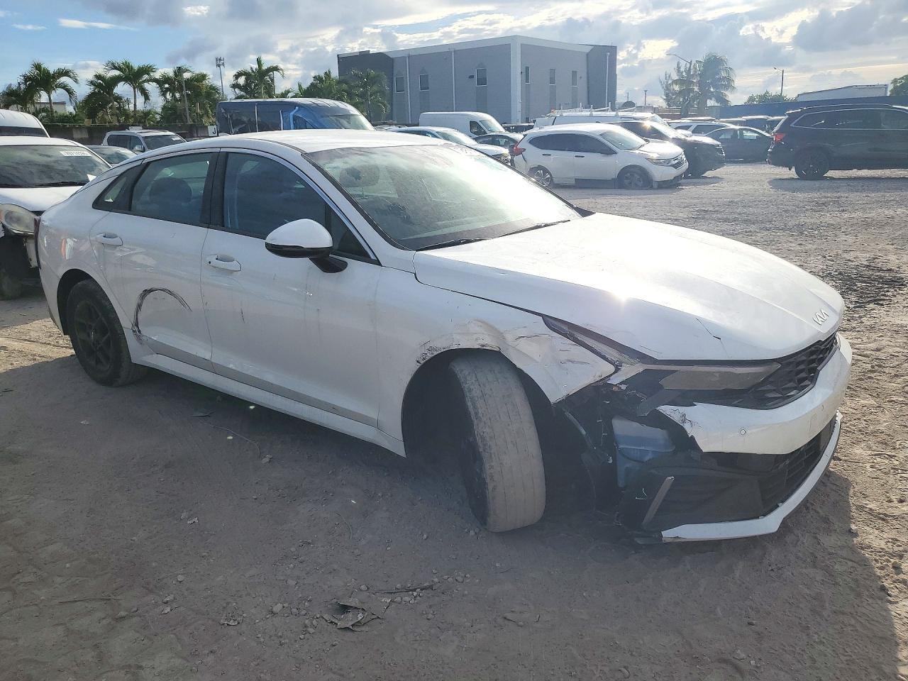 2026 KIA K5 LXS — снимка 4