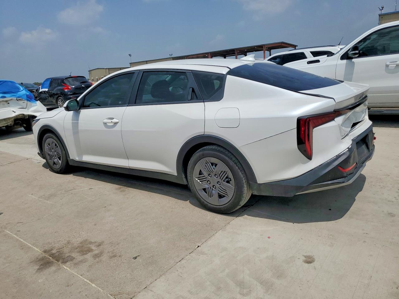2025 KIA K4 LX — снимка 2