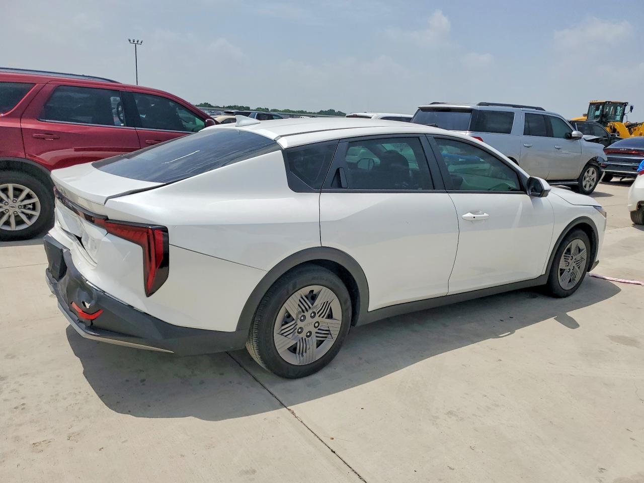 2025 KIA K4 LX — снимка 3