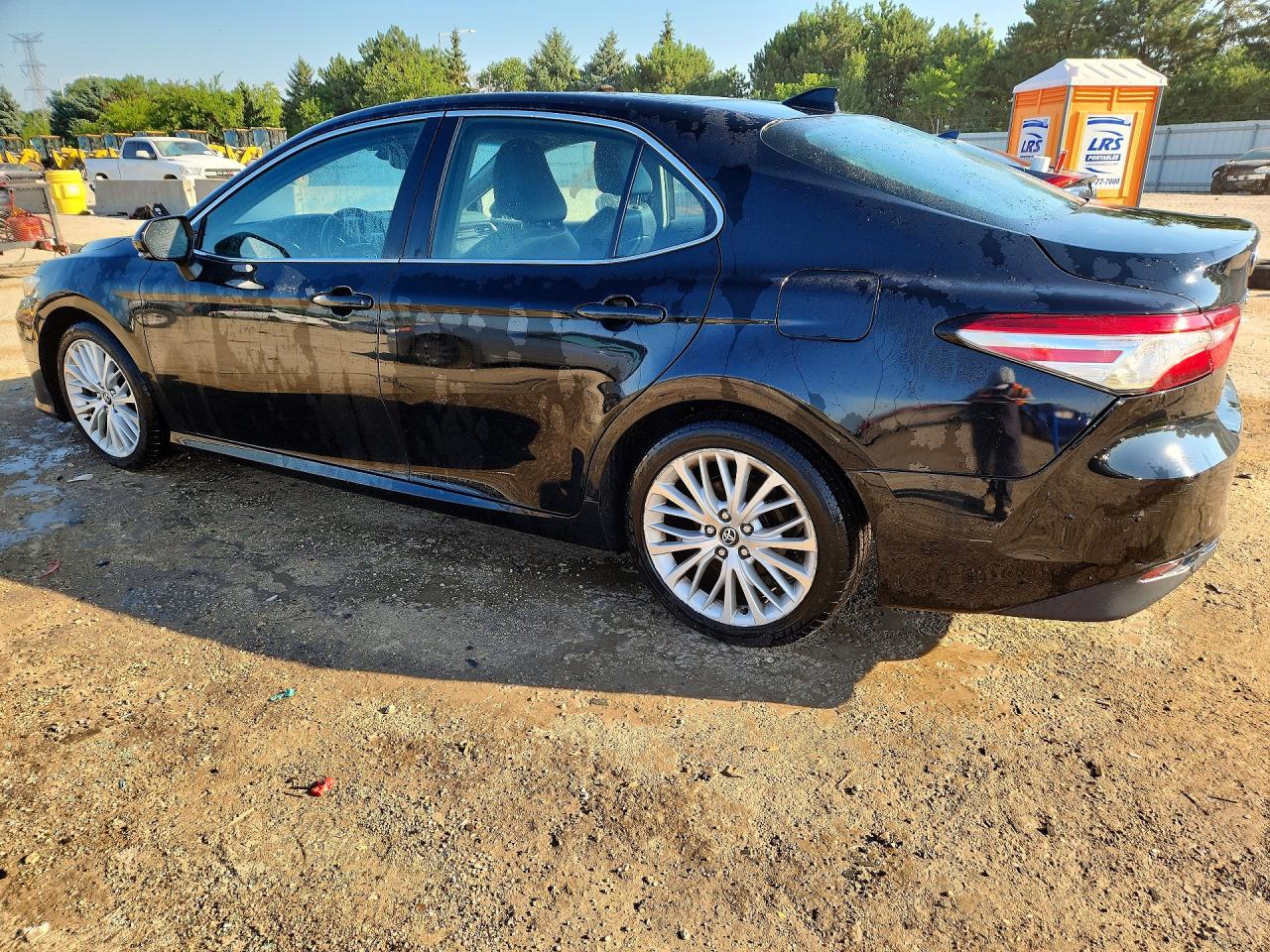 2020 TOYOTA CAMRY XLE — снимка 2