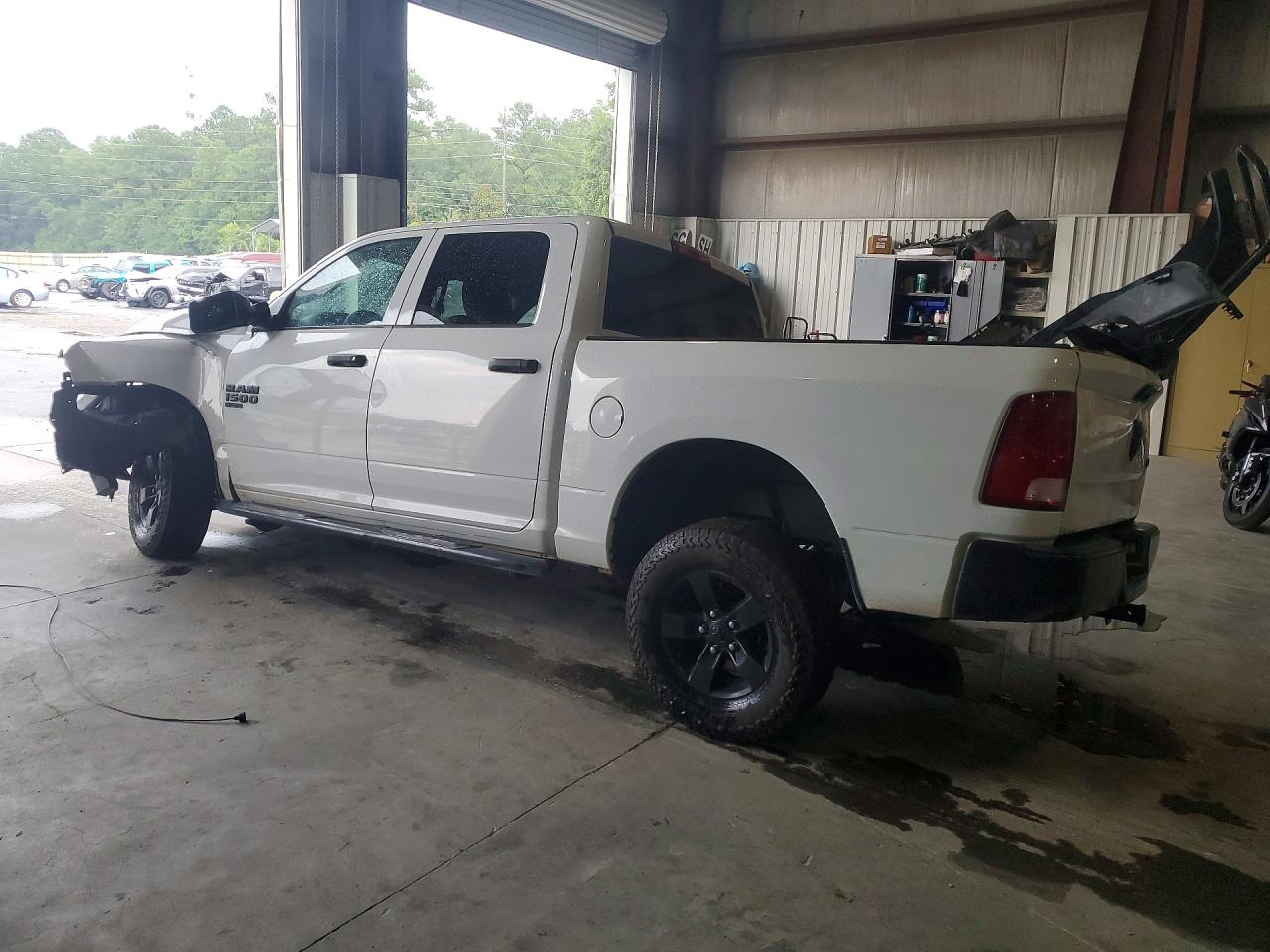 2022 RAM 1500 CLASSIC TRADESMAN — снимка 2