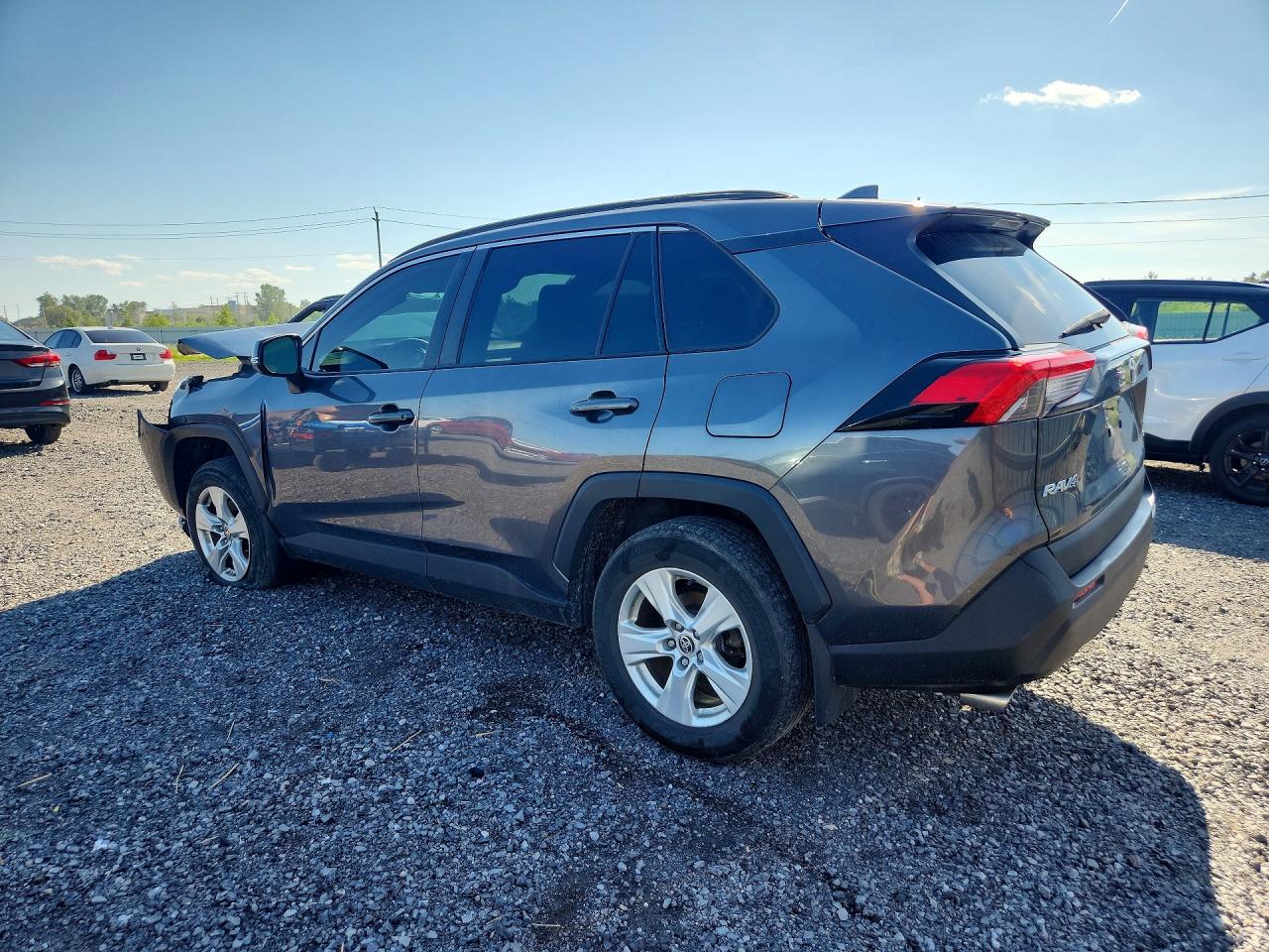 2021 TOYOTA RAV4 XLE — снимка 2