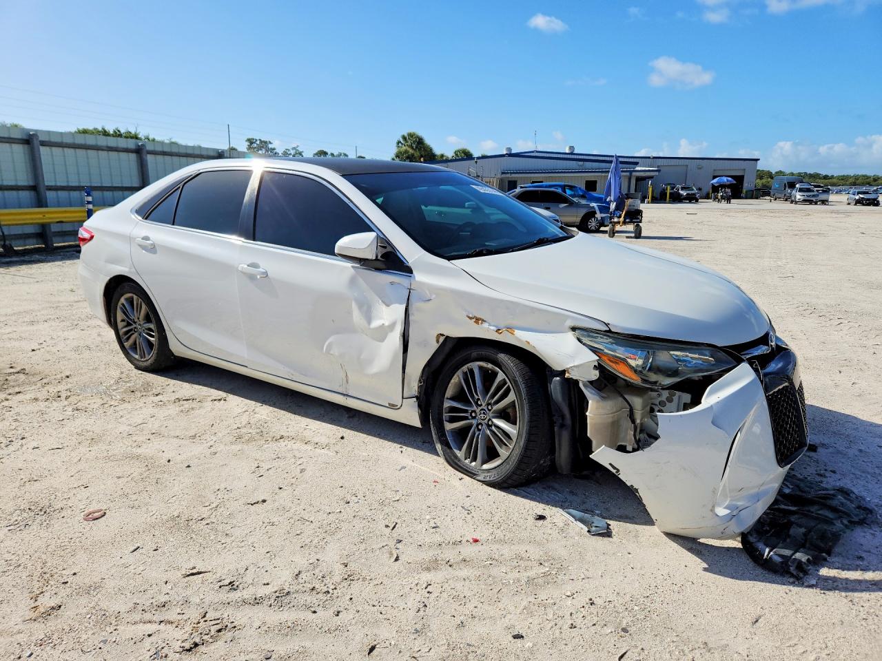 2015 TOYOTA CAMRY SE — снимка 4