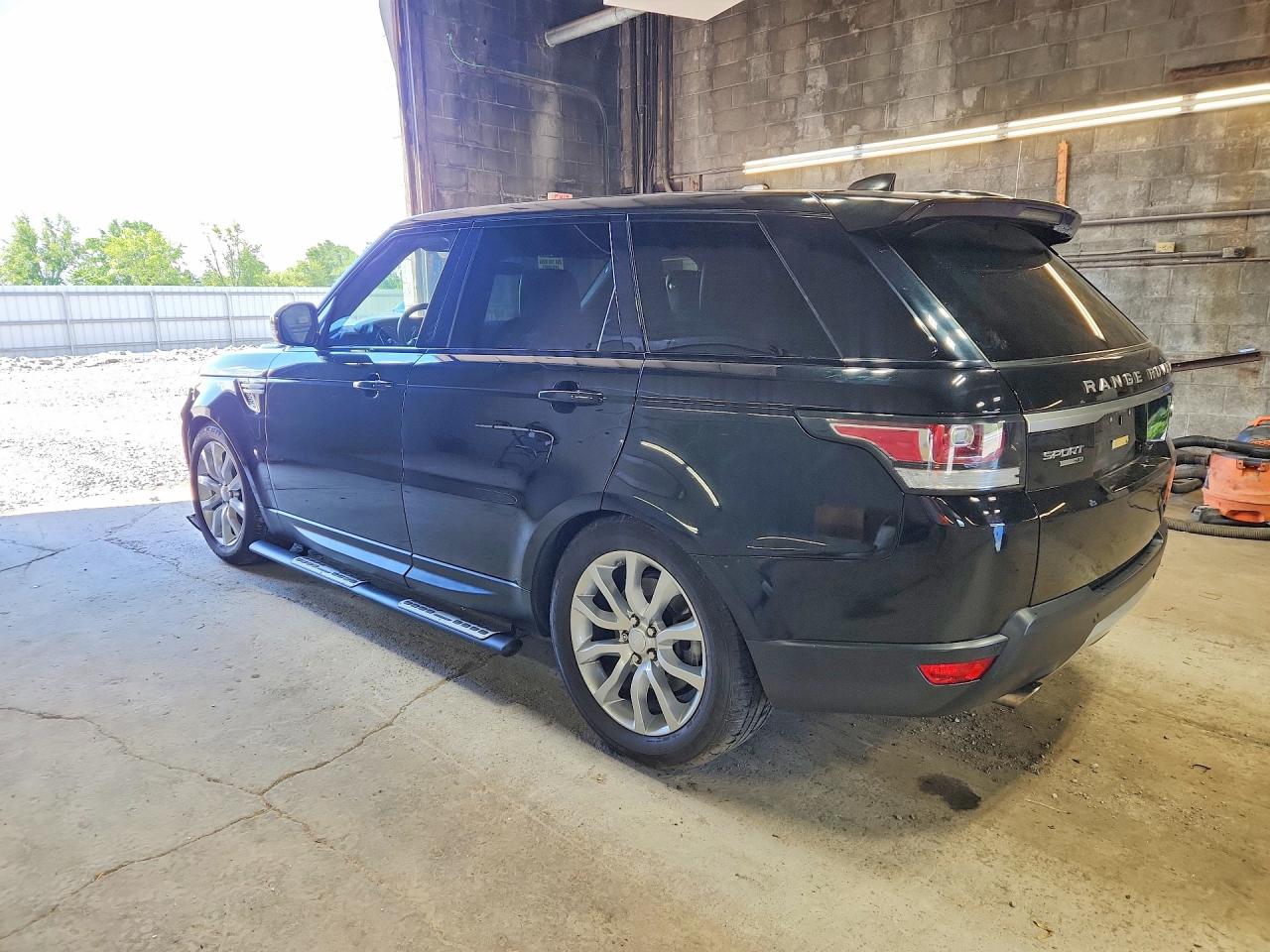 2017 LAND ROVER RANGE ROVER SPORT HSE — снимка 2
