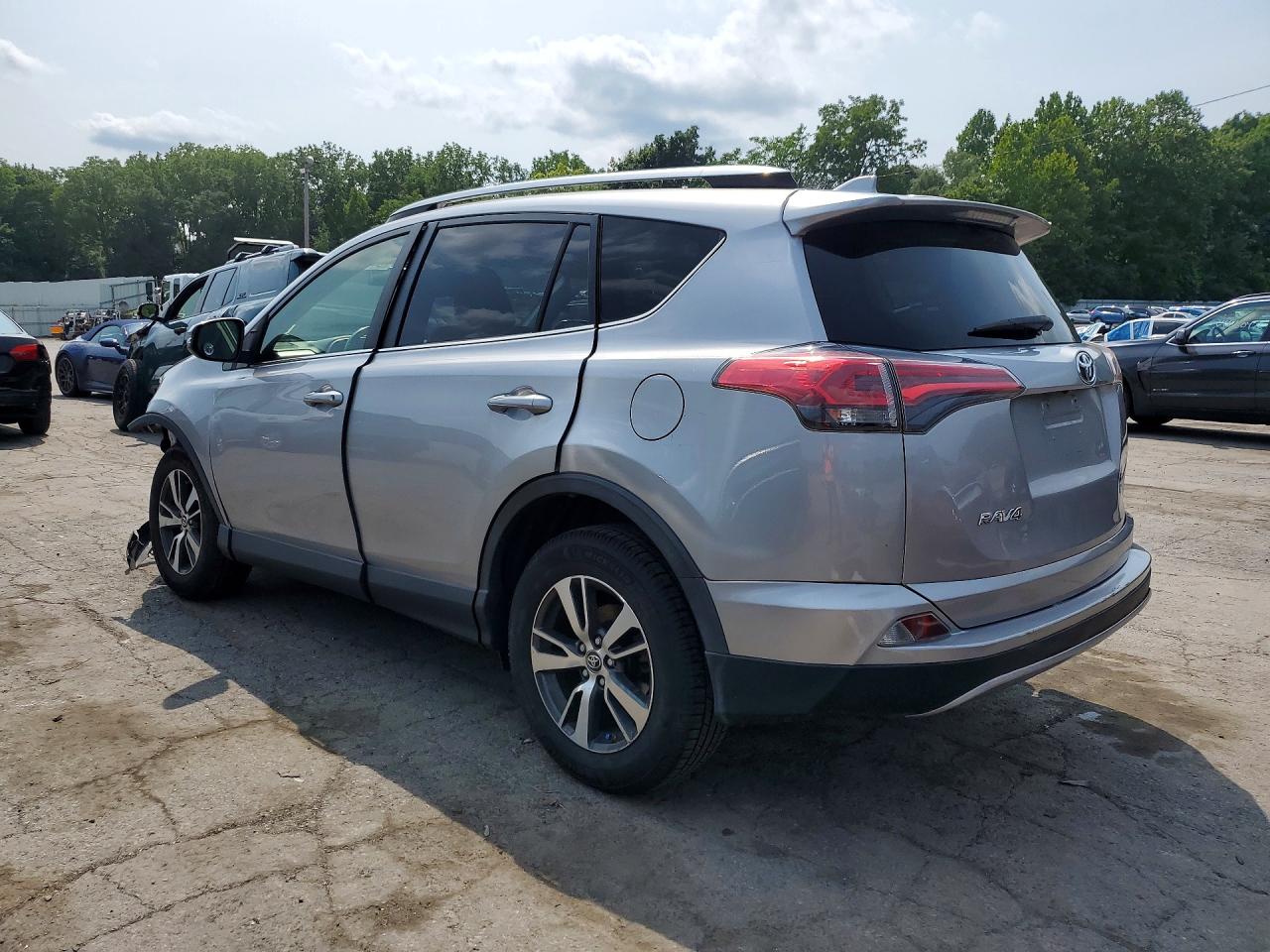 2018 TOYOTA RAV4 XLE — снимка 2