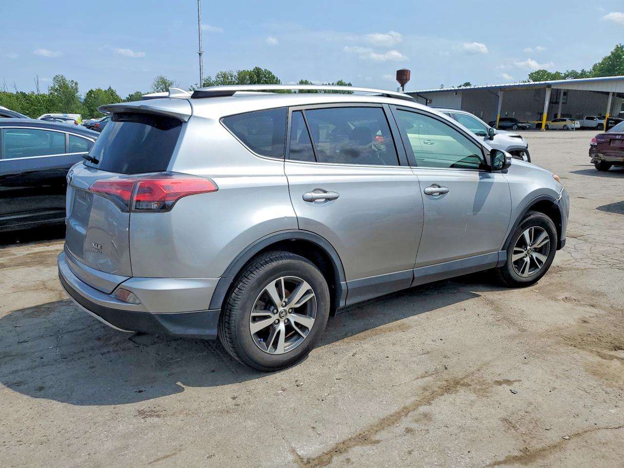 2018 TOYOTA RAV4 XLE — снимка 3