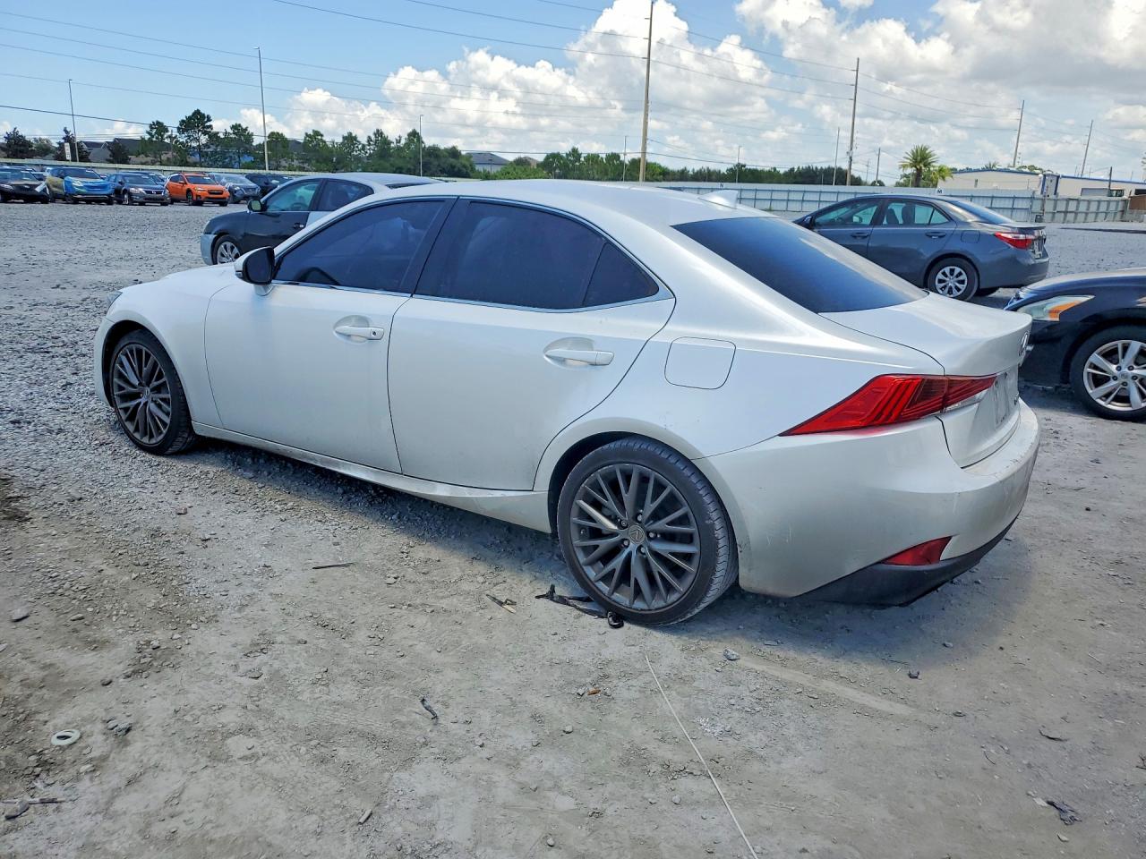 2017 LEXUS IS 200T — снимка 2