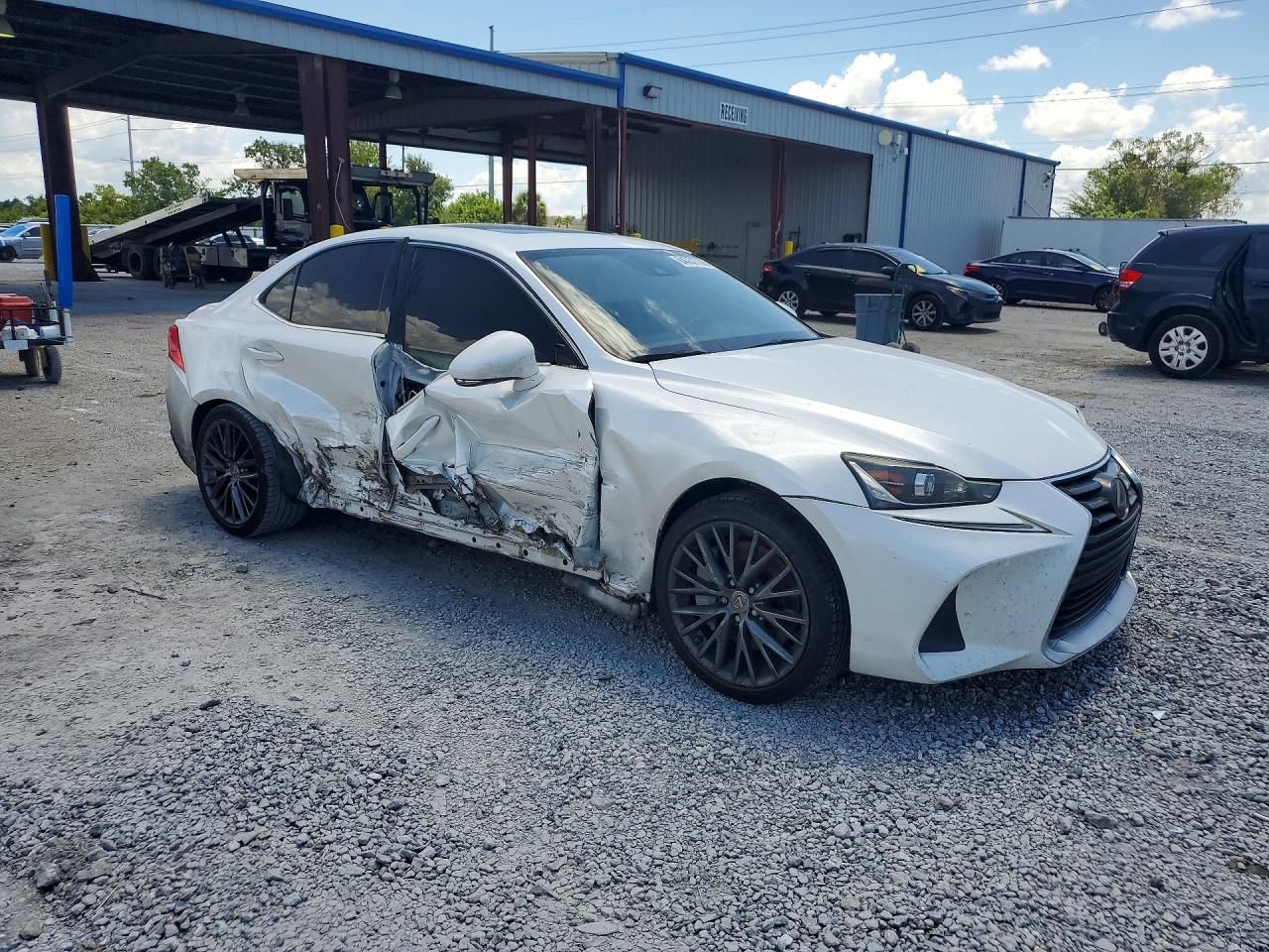 2017 LEXUS IS 200T — снимка 4