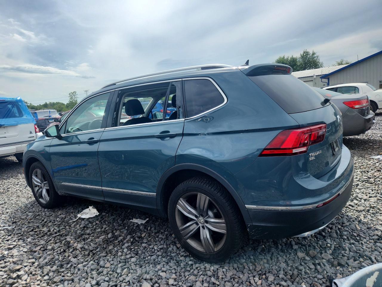 2021 VOLKSWAGEN TIGUAN SE — снимка 2