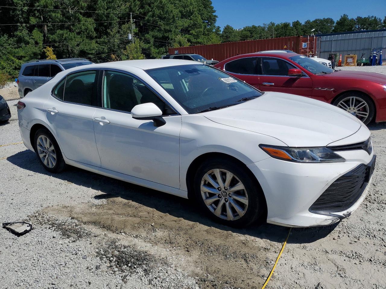 2019 TOYOTA CAMRY LE — снимка 4