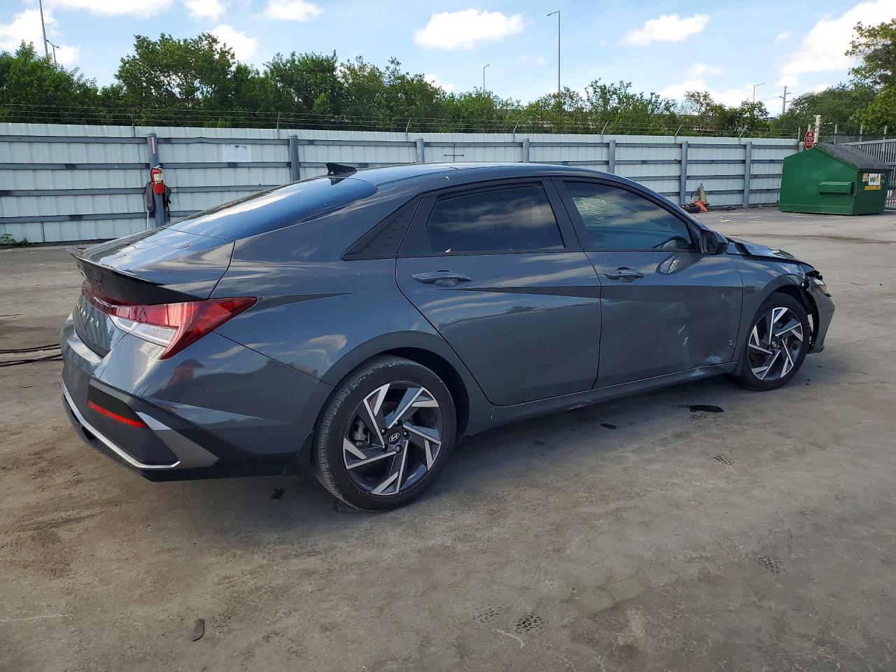 2025 HYUNDAI ELANTRA SEL SPORT — снимка 3