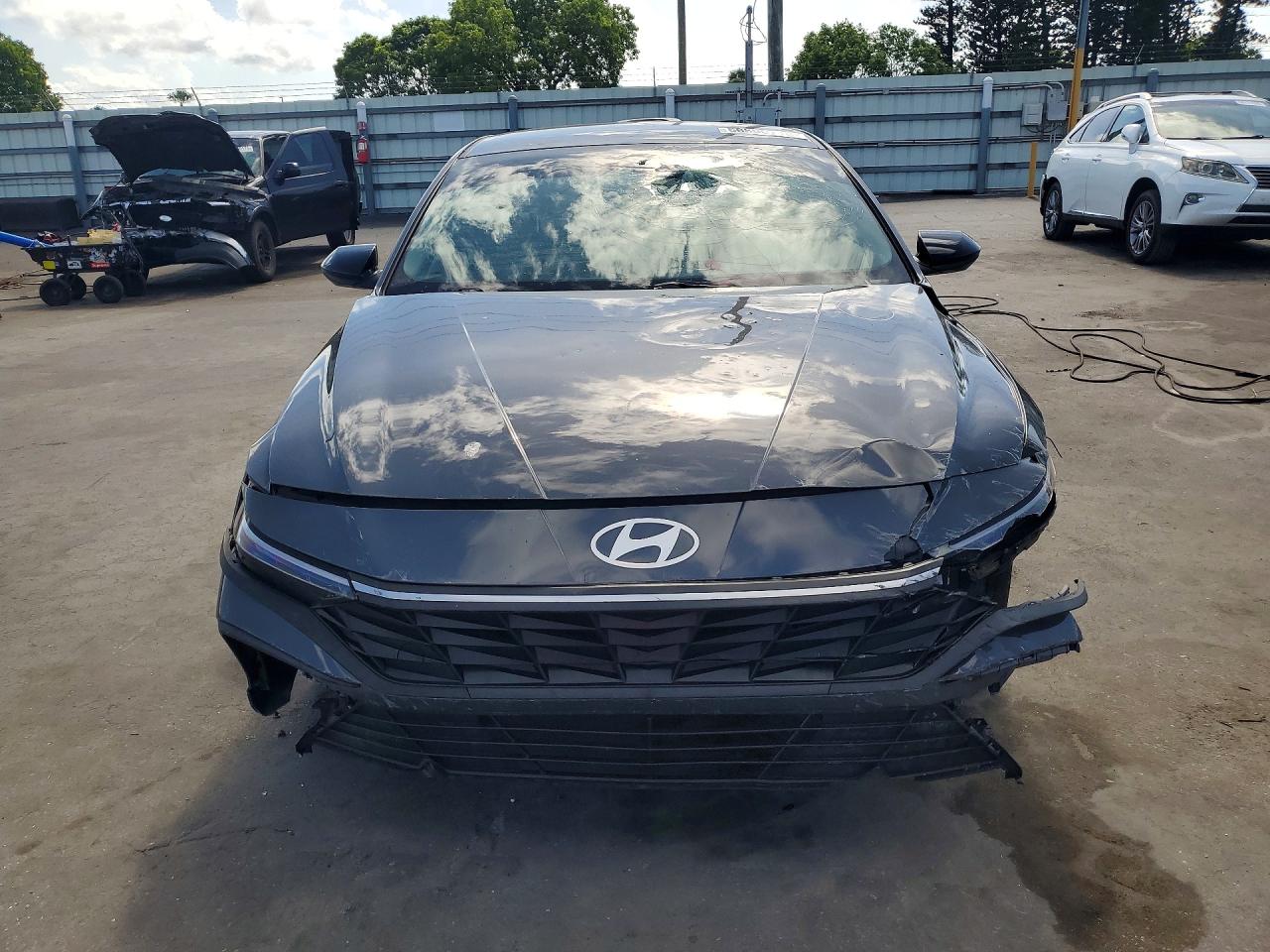 2025 HYUNDAI ELANTRA SEL SPORT — снимка 5