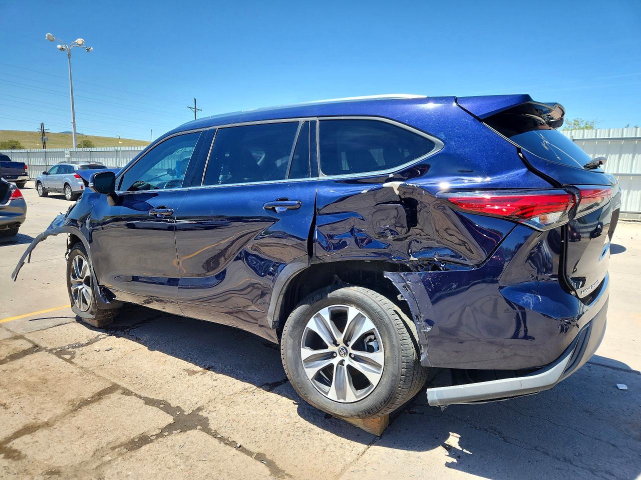 2021 TOYOTA HIGHLANDER XLE — снимка 2