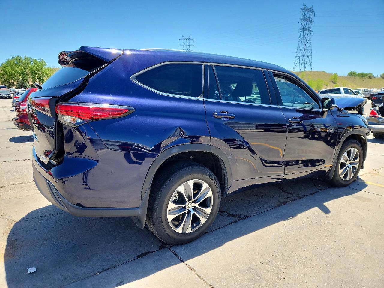 2021 TOYOTA HIGHLANDER XLE — снимка 3
