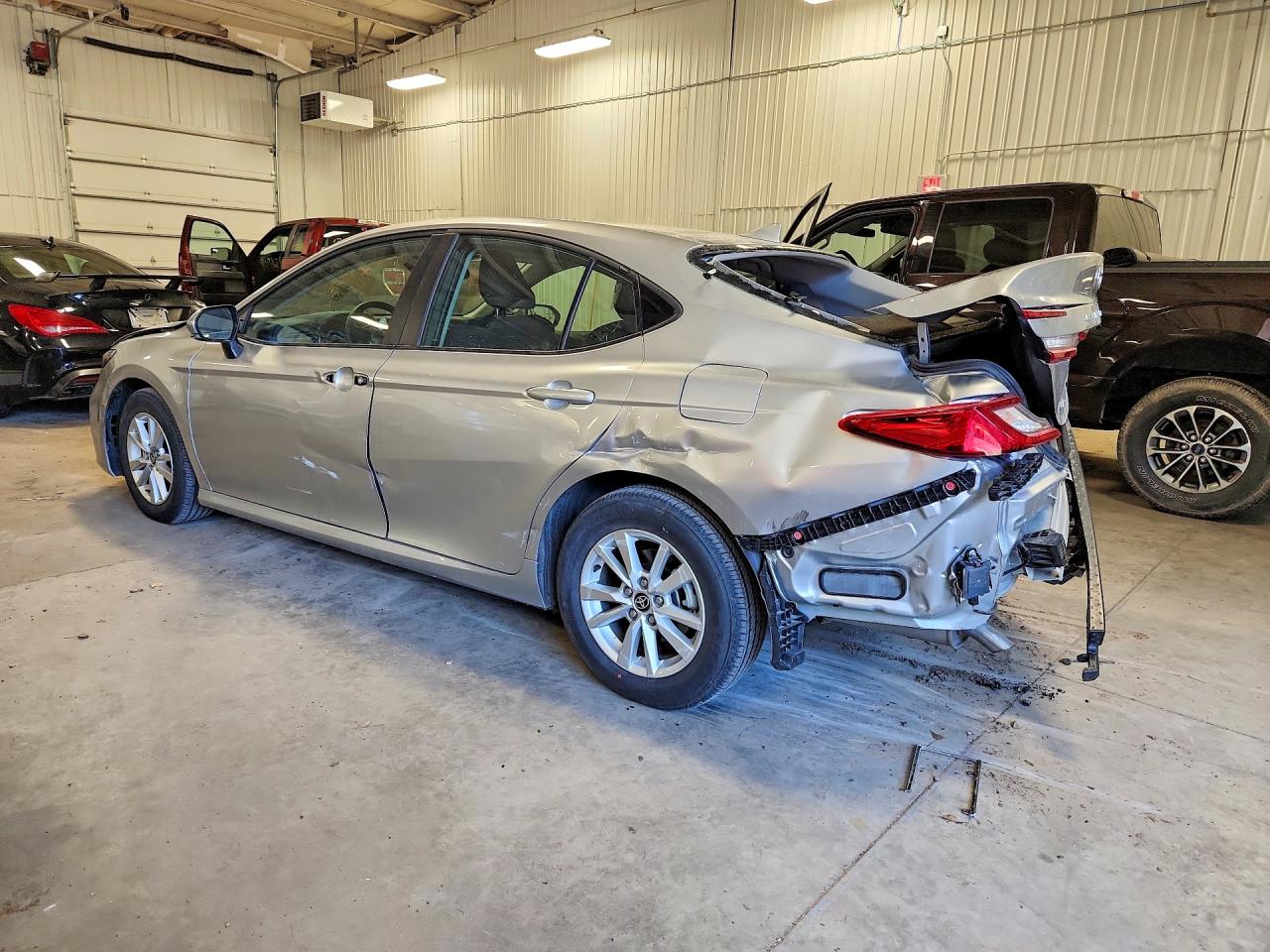 2025 TOYOTA CAMRY LE — снимка 2