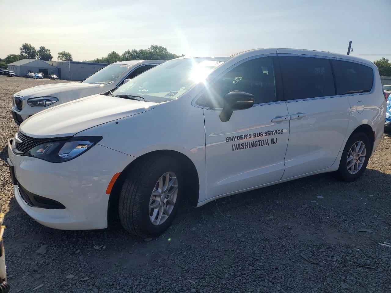 2025 CHRYSLER VOYAGER LX