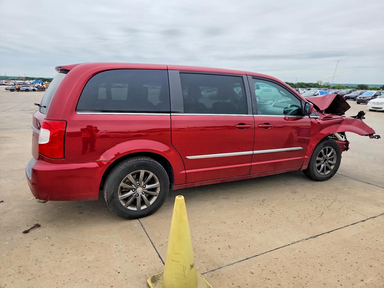 2015 CHRYSLER TOWN & COUNTRY S — снимка 3
