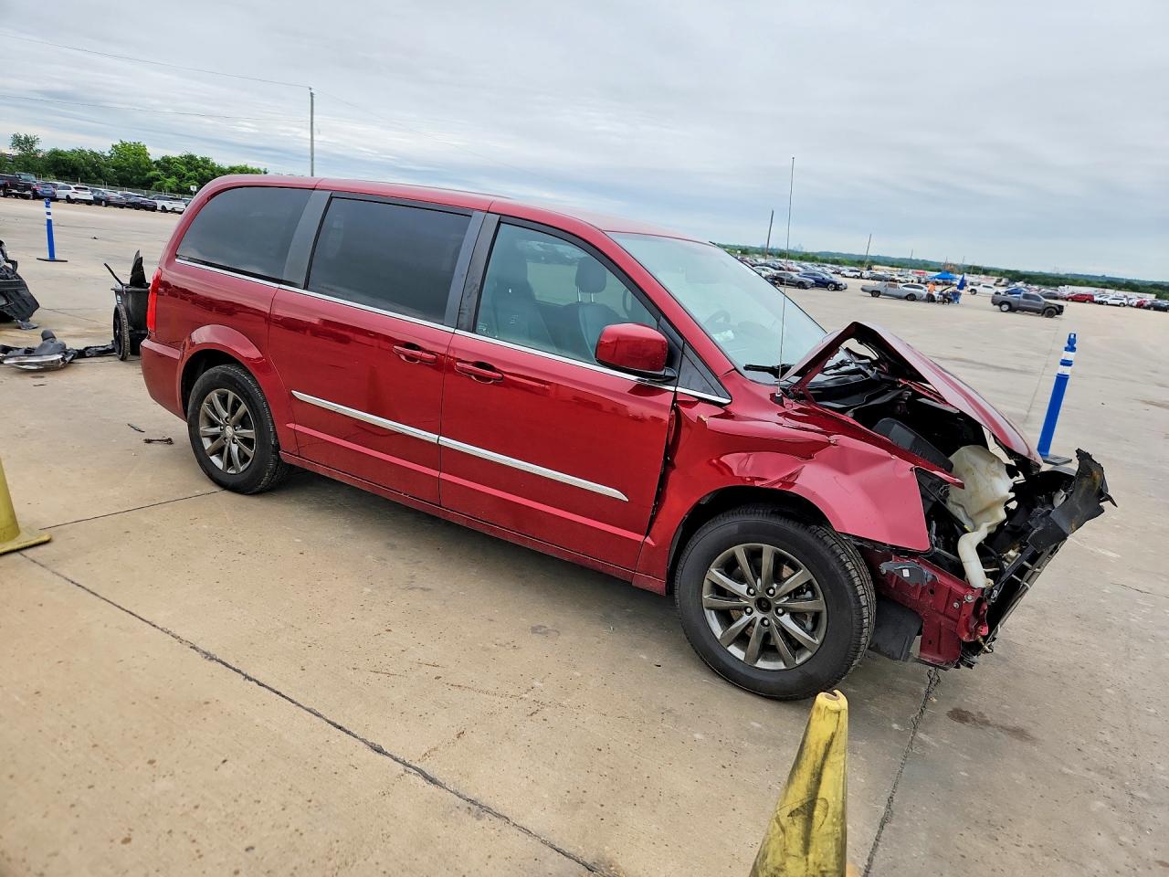 2015 CHRYSLER TOWN & COUNTRY S — снимка 4