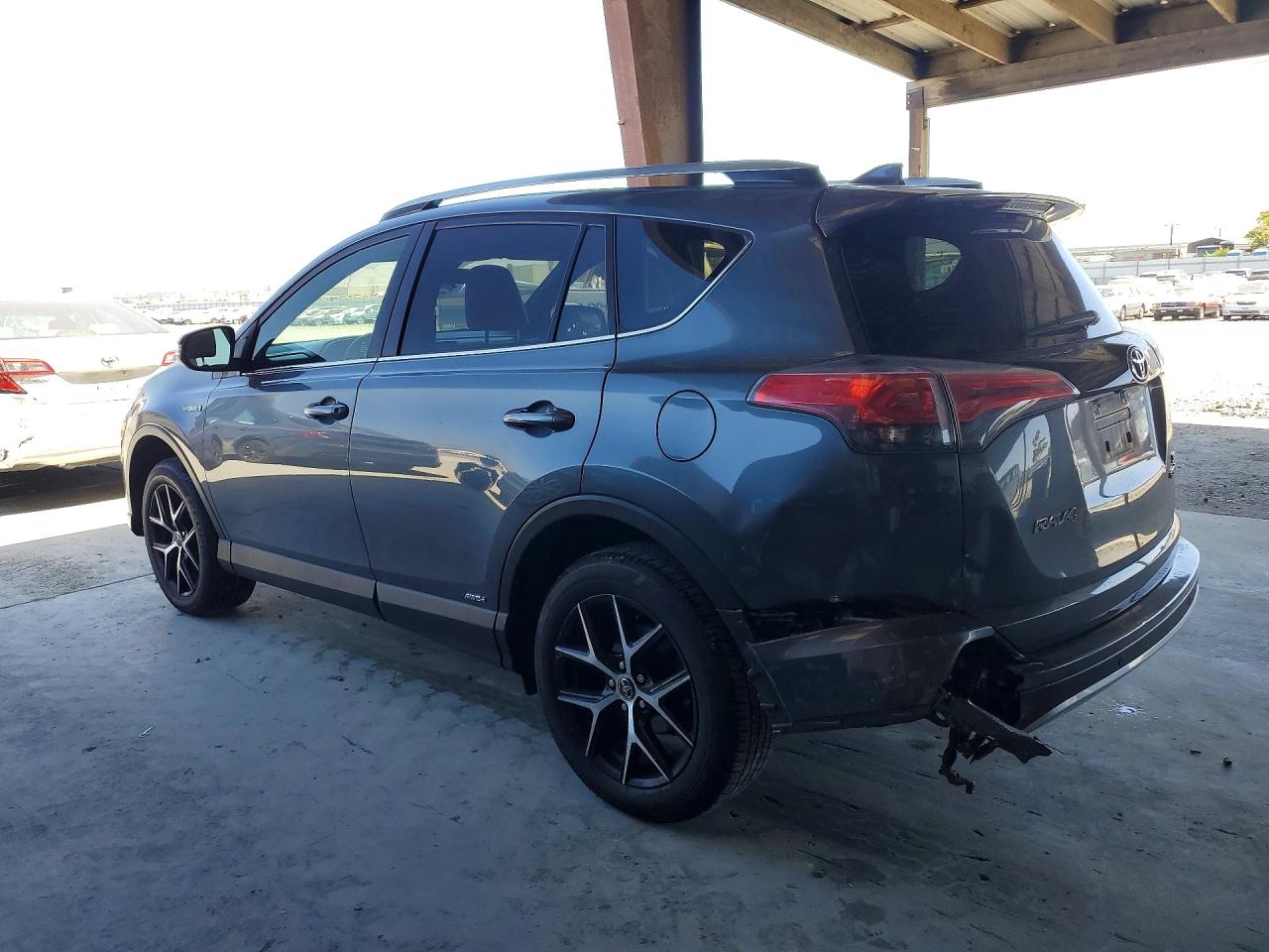 2017 TOYOTA RAV4 HV SE — снимка 2
