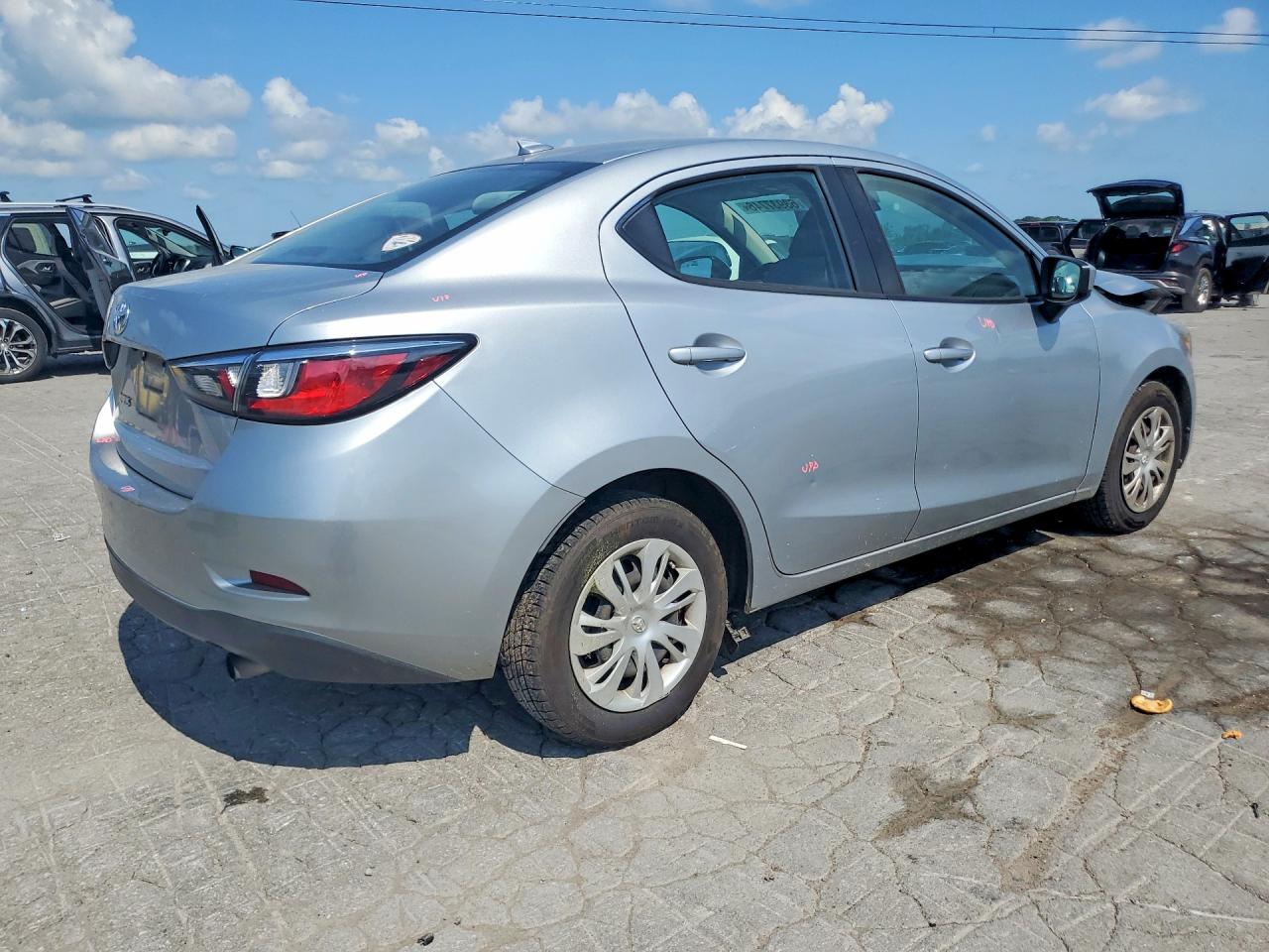 2019 TOYOTA YARIS L — снимка 3