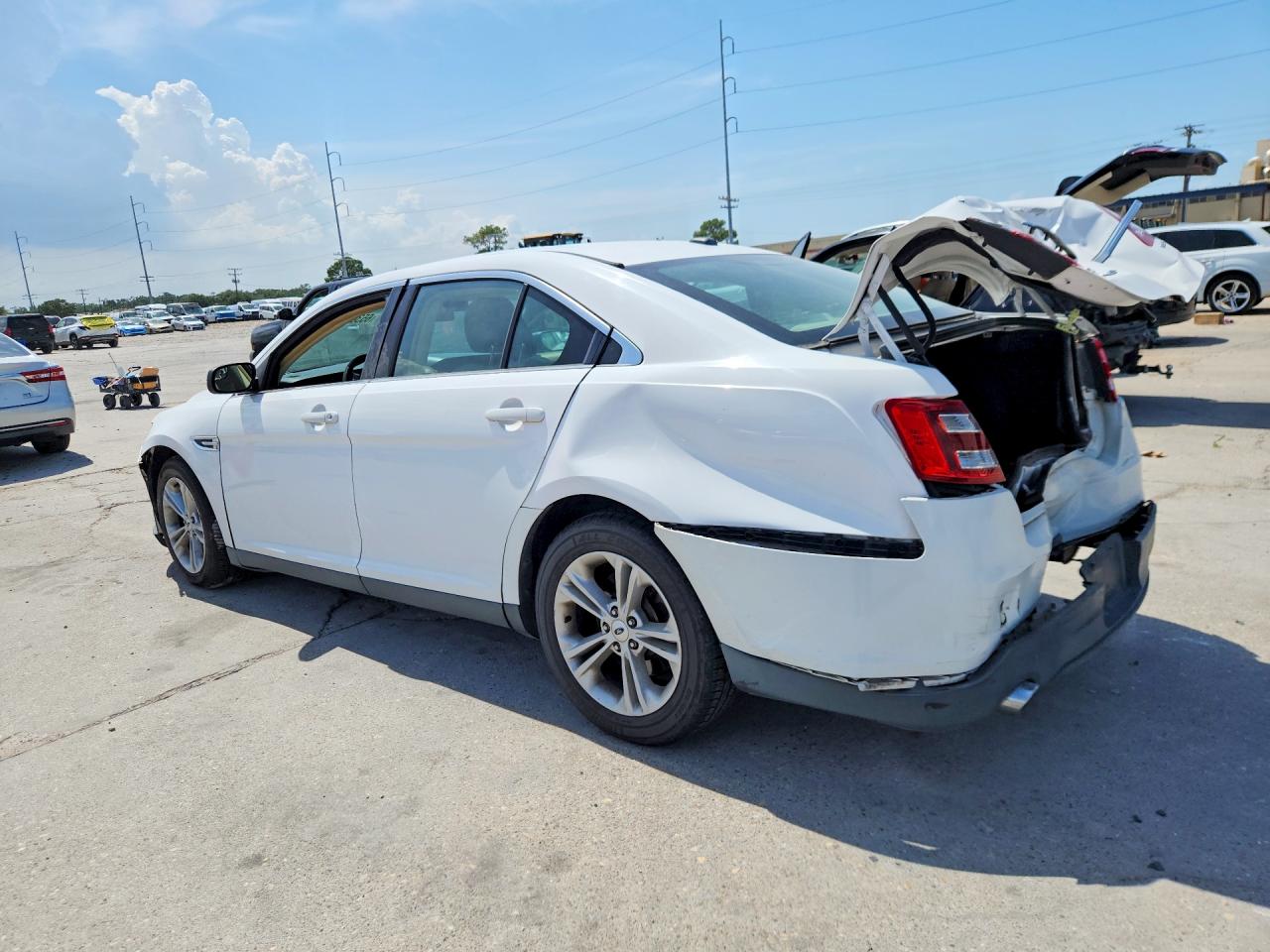 2016 FORD TAURUS SE — снимка 2