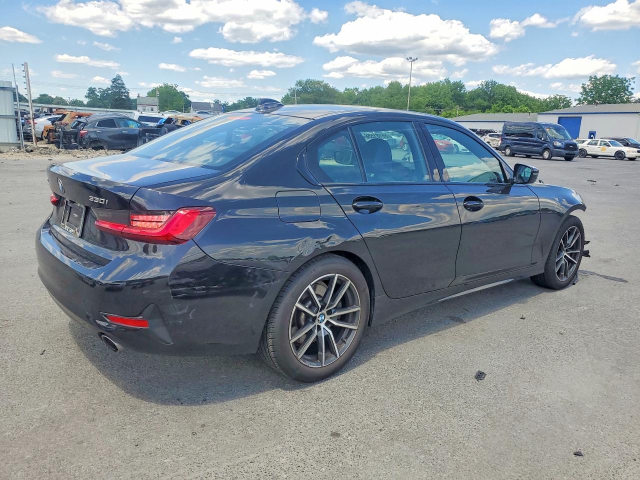2022 BMW 330XI — снимка 3