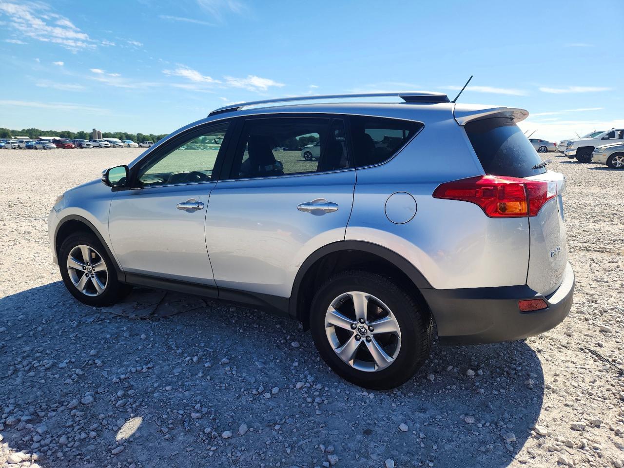 2015 TOYOTA RAV4 XLE — снимка 2