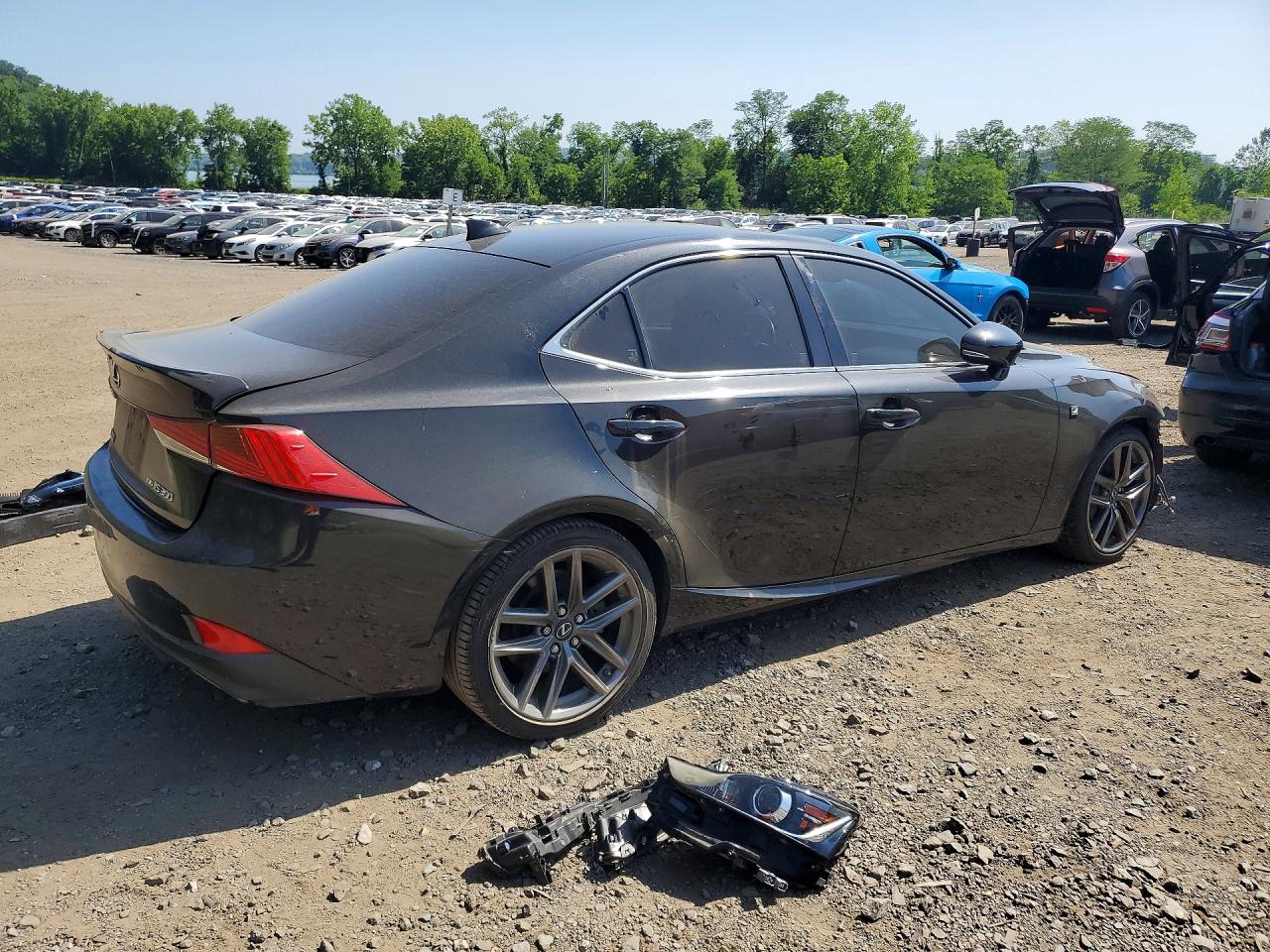 2018 LEXUS IS 300 — снимка 3