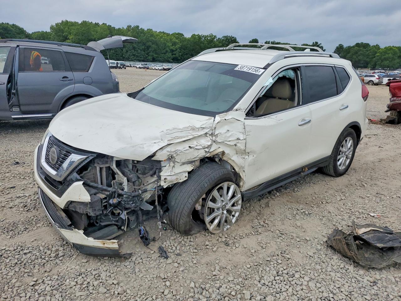 2018 NISSAN ROGUE SV