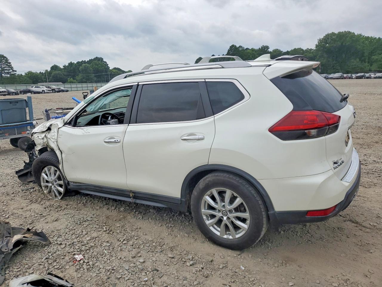 2018 NISSAN ROGUE SV — снимка 2