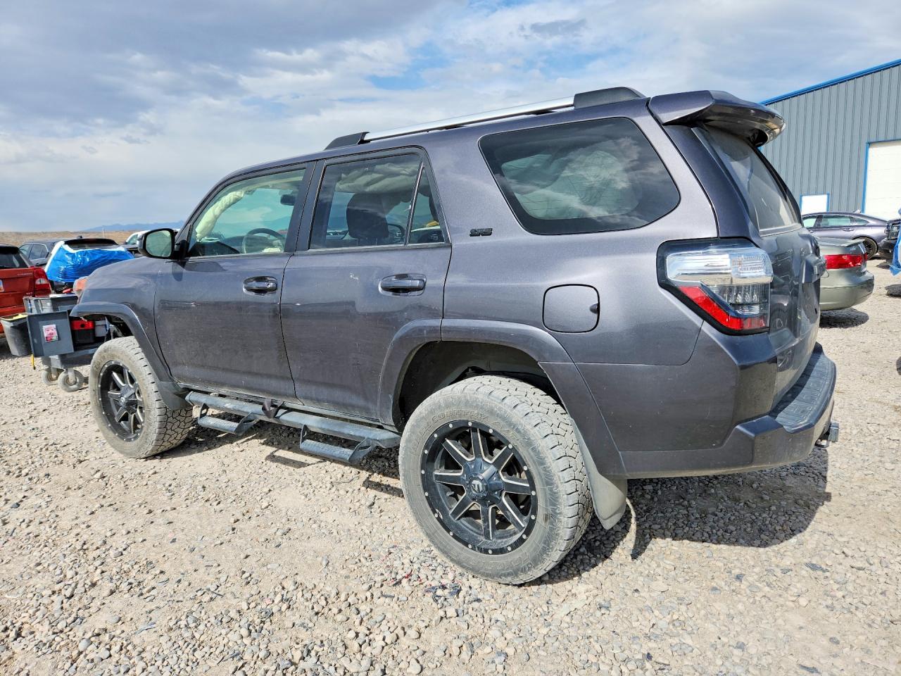 2023 TOYOTA 4RUNNER SR5 — снимка 2