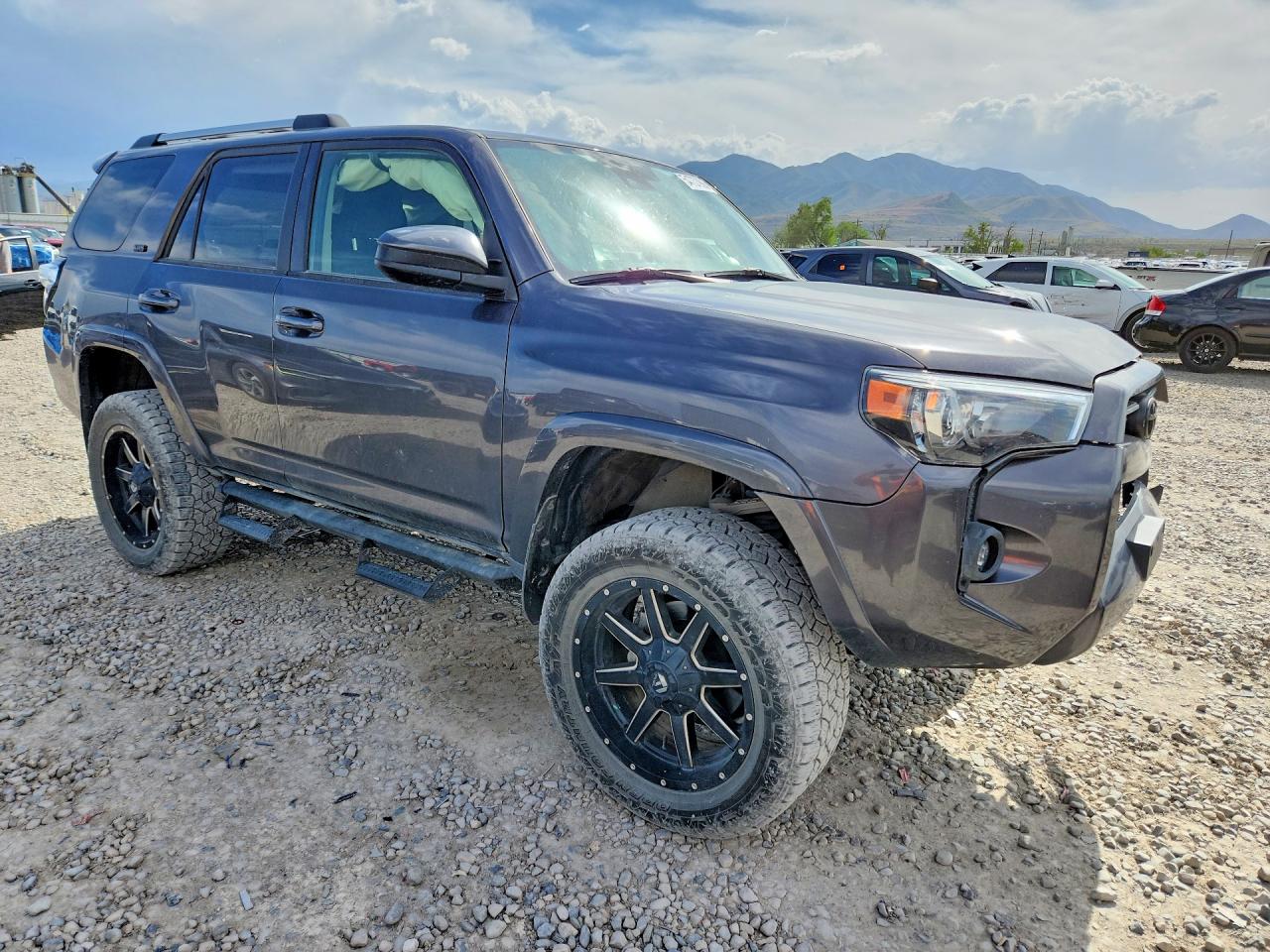 2023 TOYOTA 4RUNNER SR5 — снимка 4