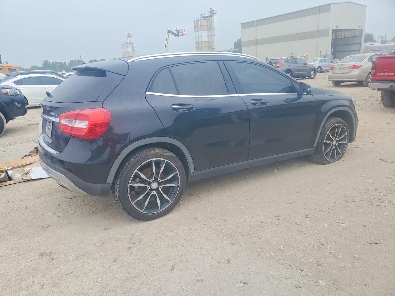 2017 MERCEDES-BENZ GLA 250 4MATIC — снимка 3
