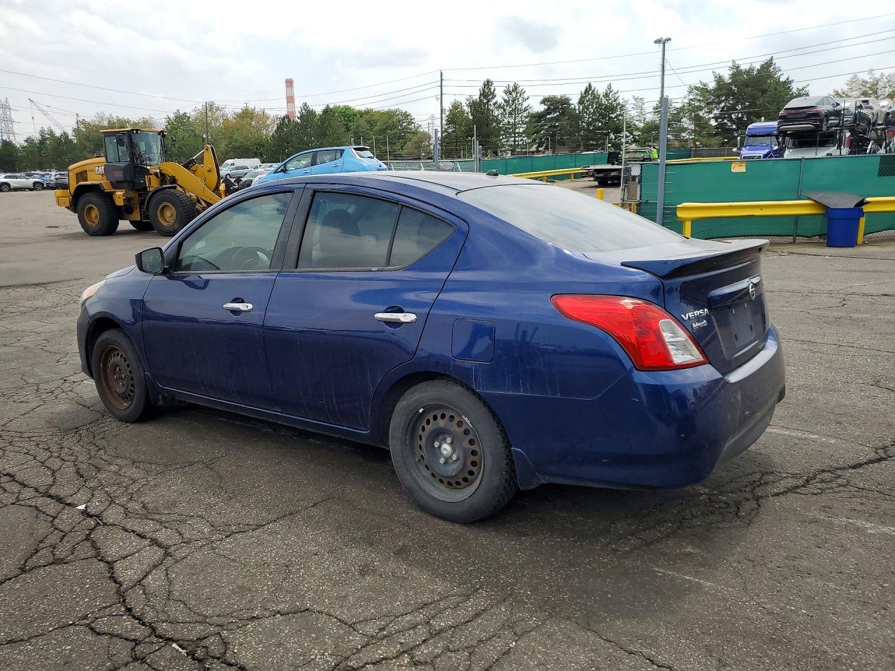 2019 NISSAN VERSA SV — снимка 2