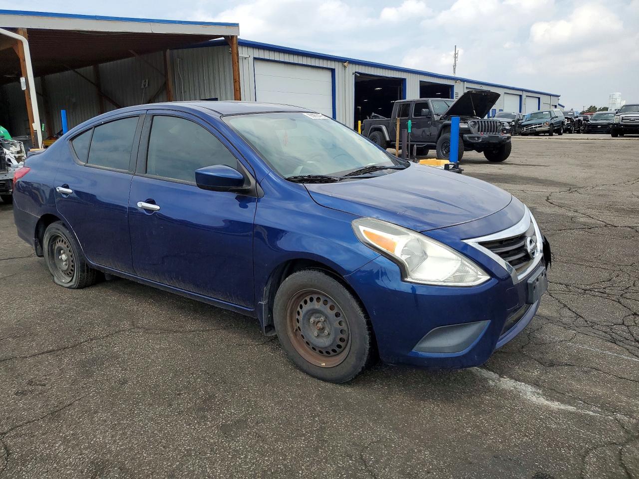 2019 NISSAN VERSA SV — снимка 4