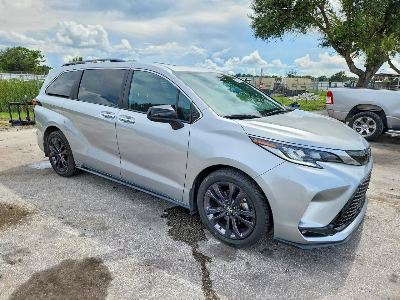 2024 TOYOTA SIENNA XSE — снимка 4